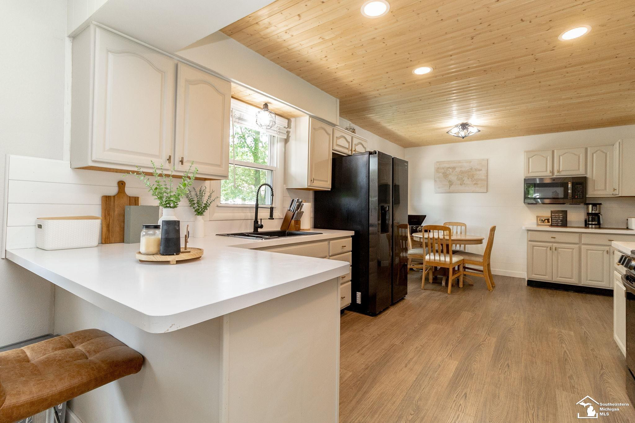 8413 Summerfield Road, Lambertville, MI 48144 — Photo 10