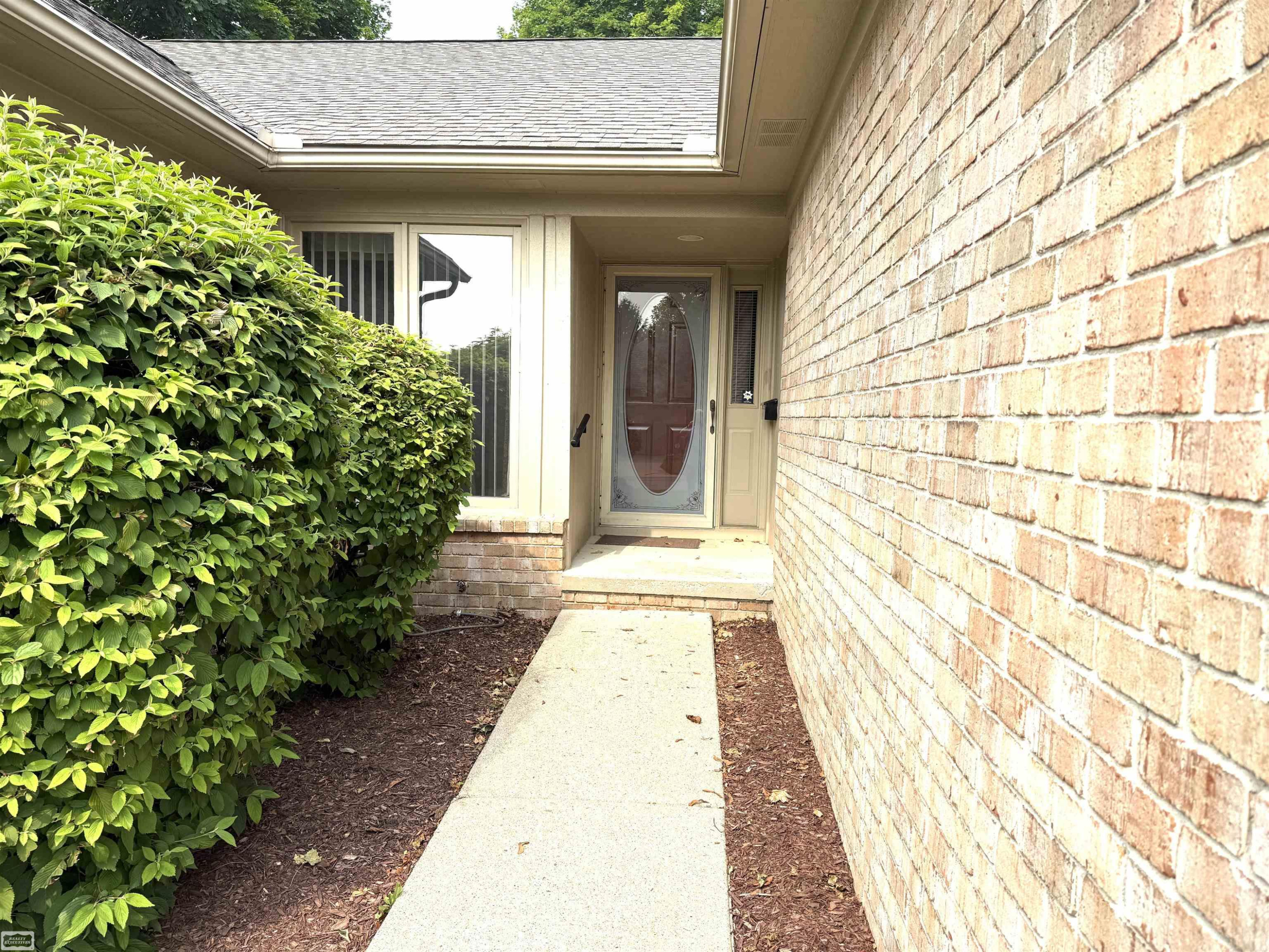 41097 FOX RUN Lane, Clinton Twp, MI 48038 — Photo 3