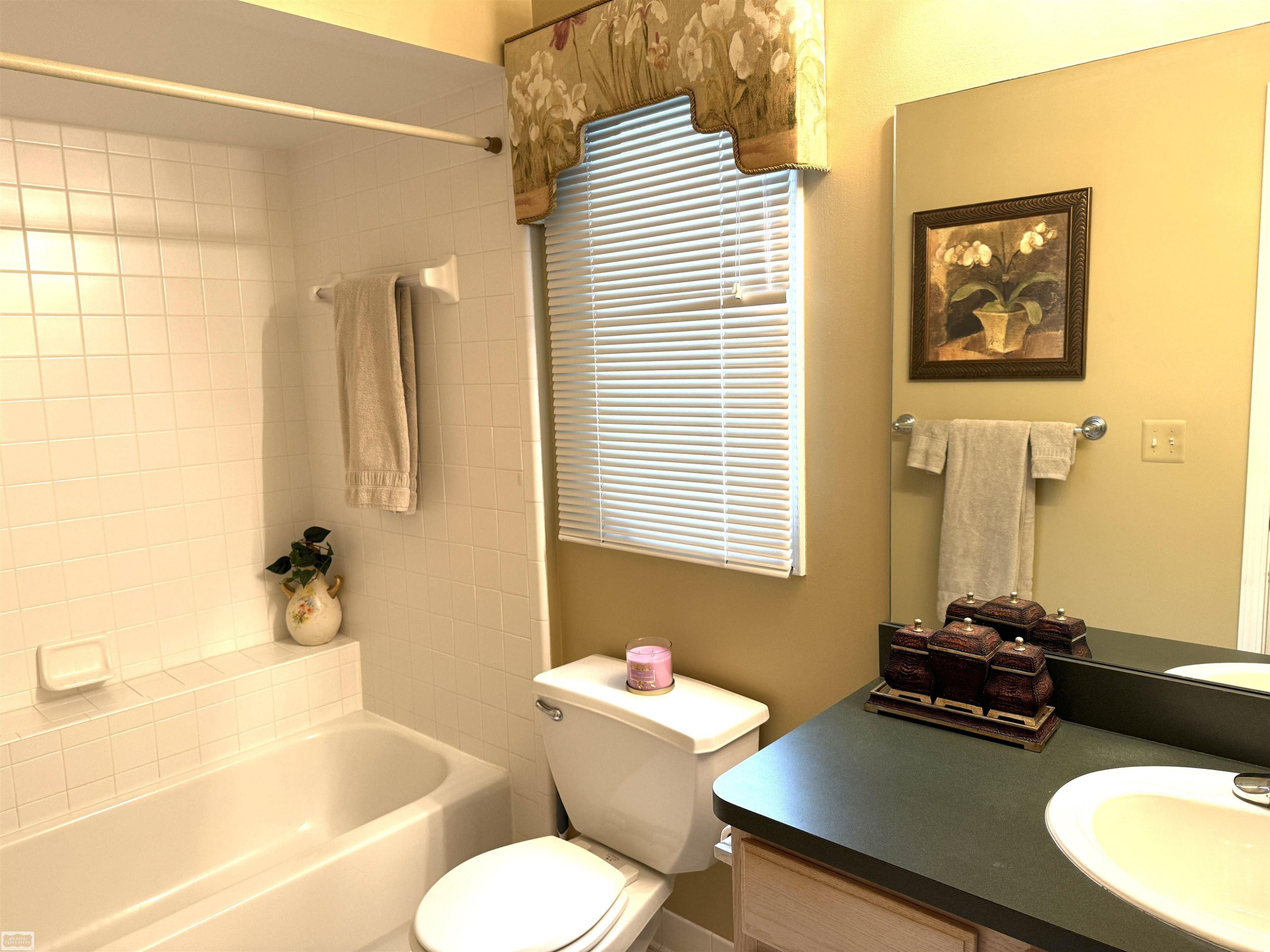41097 FOX RUN Lane, Clinton Twp, MI 48038 — Photo 10
