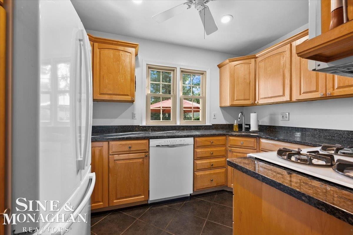424 Touraine Road, Grosse Pointe, MI 48236 — Photo 16