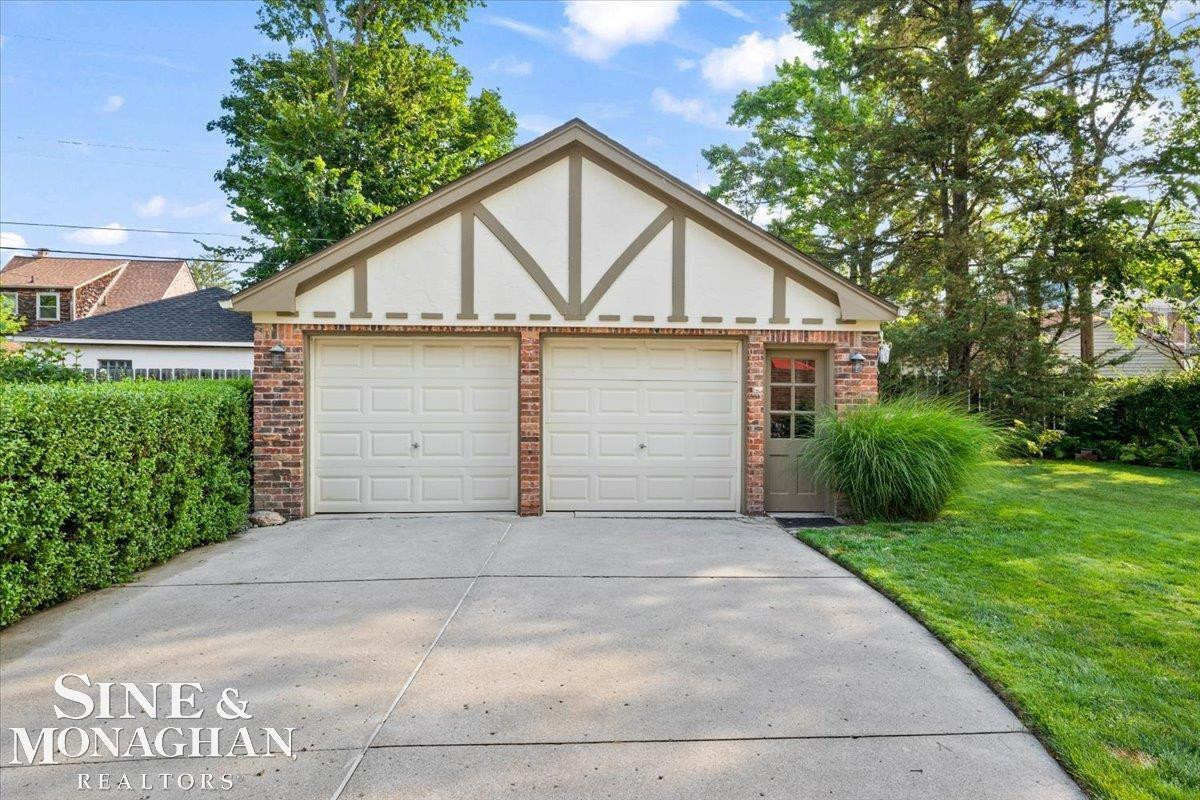 424 Touraine Road, Grosse Pointe, MI 48236 — Photo 35