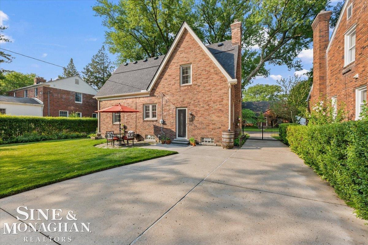 424 Touraine Road, Grosse Pointe, MI 48236 — Photo 38