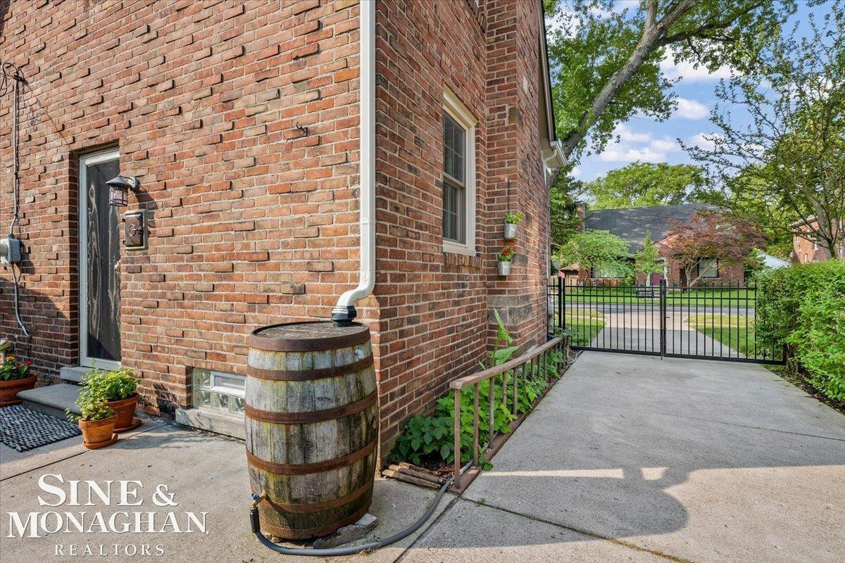 424 Touraine Road, Grosse Pointe, MI 48236 — Photo 39