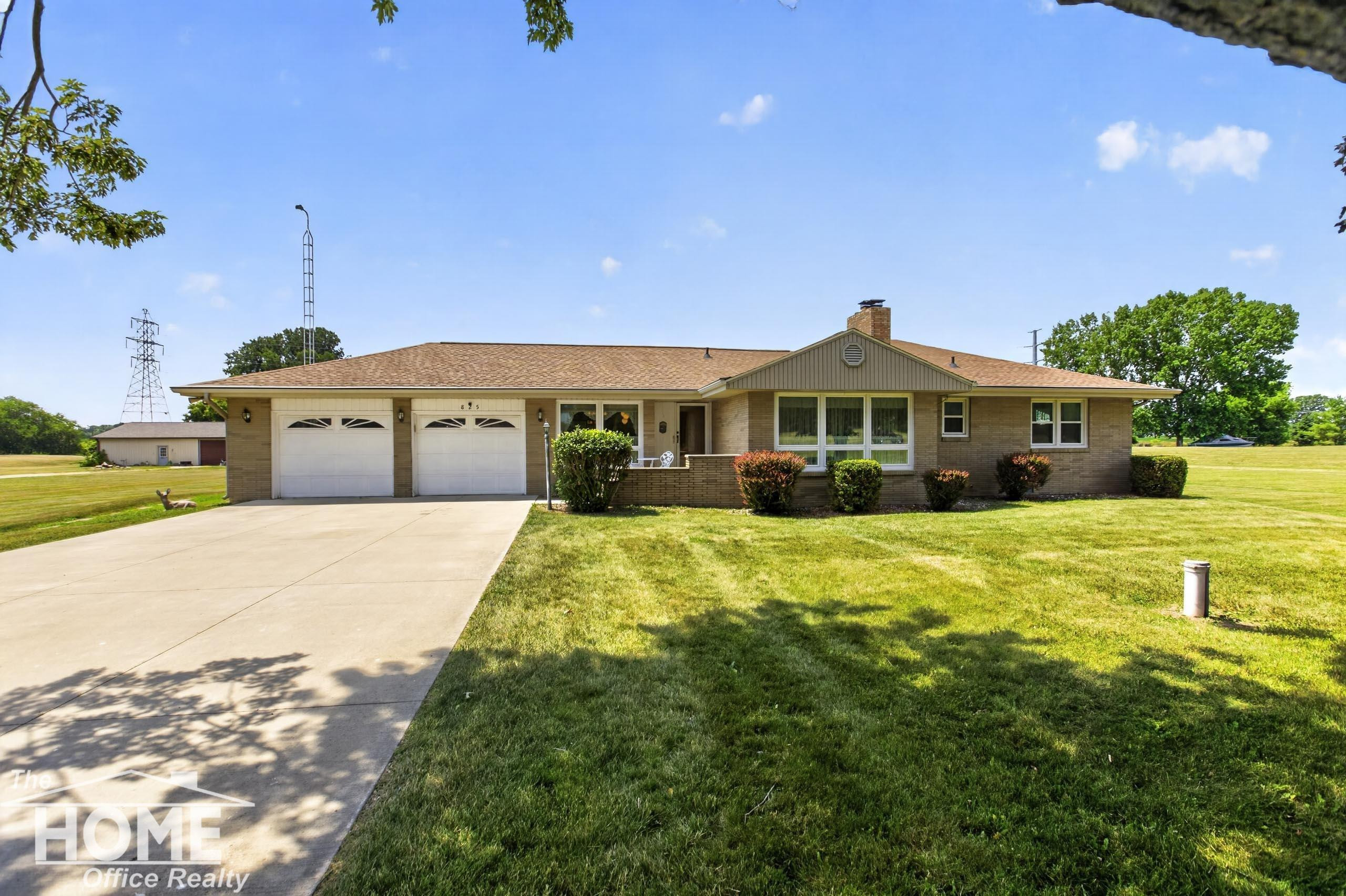 825 N State Road, Owosso, MI 48867 — front exterior