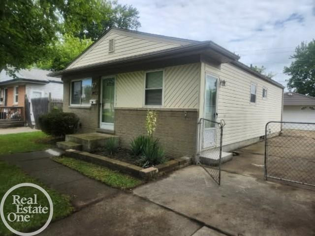 20473 Vermander Avenue, Clinton Twp, MI 48035 — Photo 2
