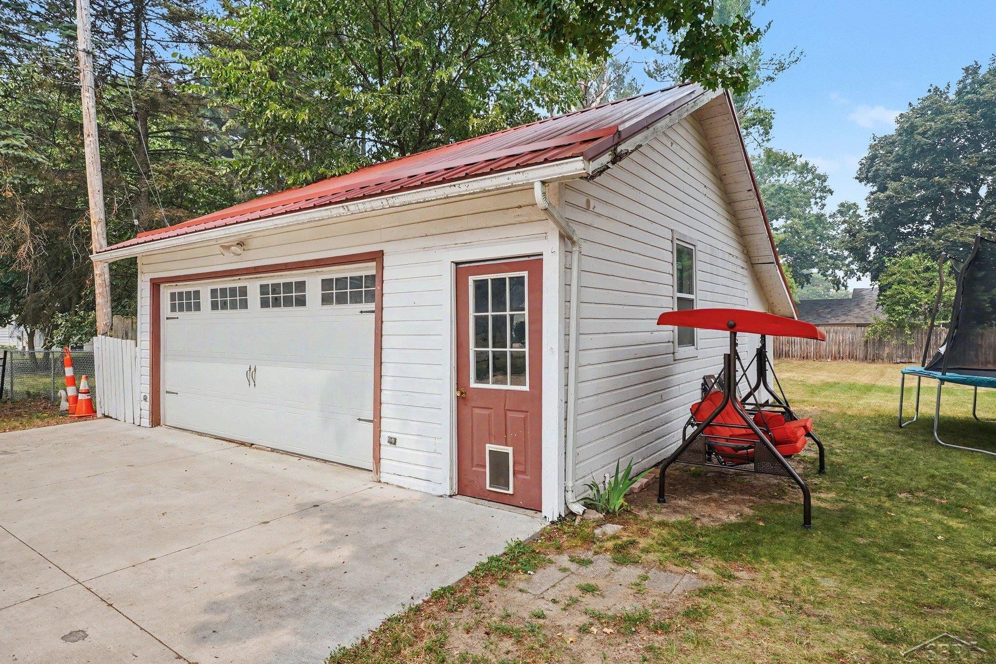 116 W Wheaton Avenue, Clare, MI 48618 — Photo 22