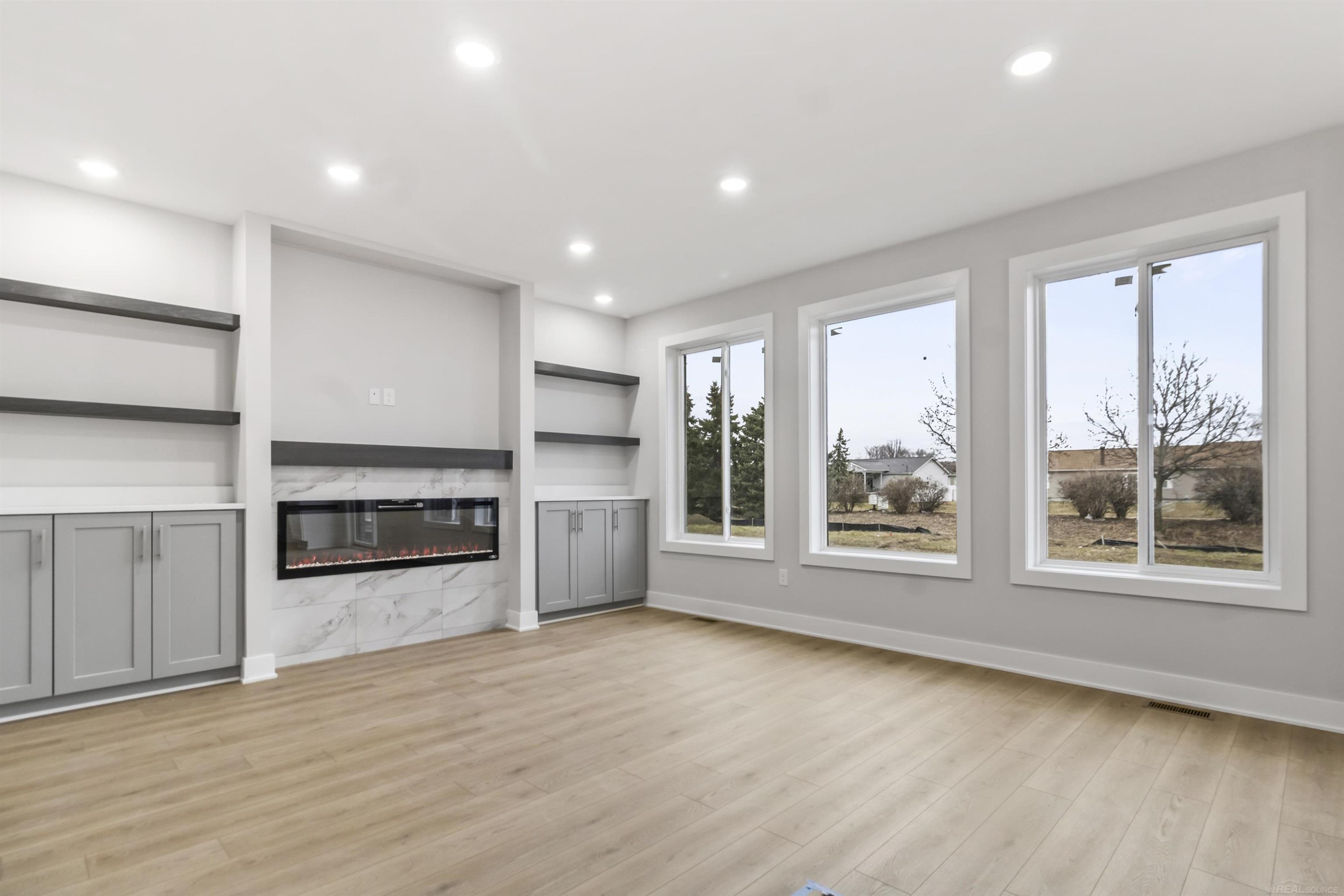 45573 Gable Drive, Macomb, MI 48088 — Photo 2