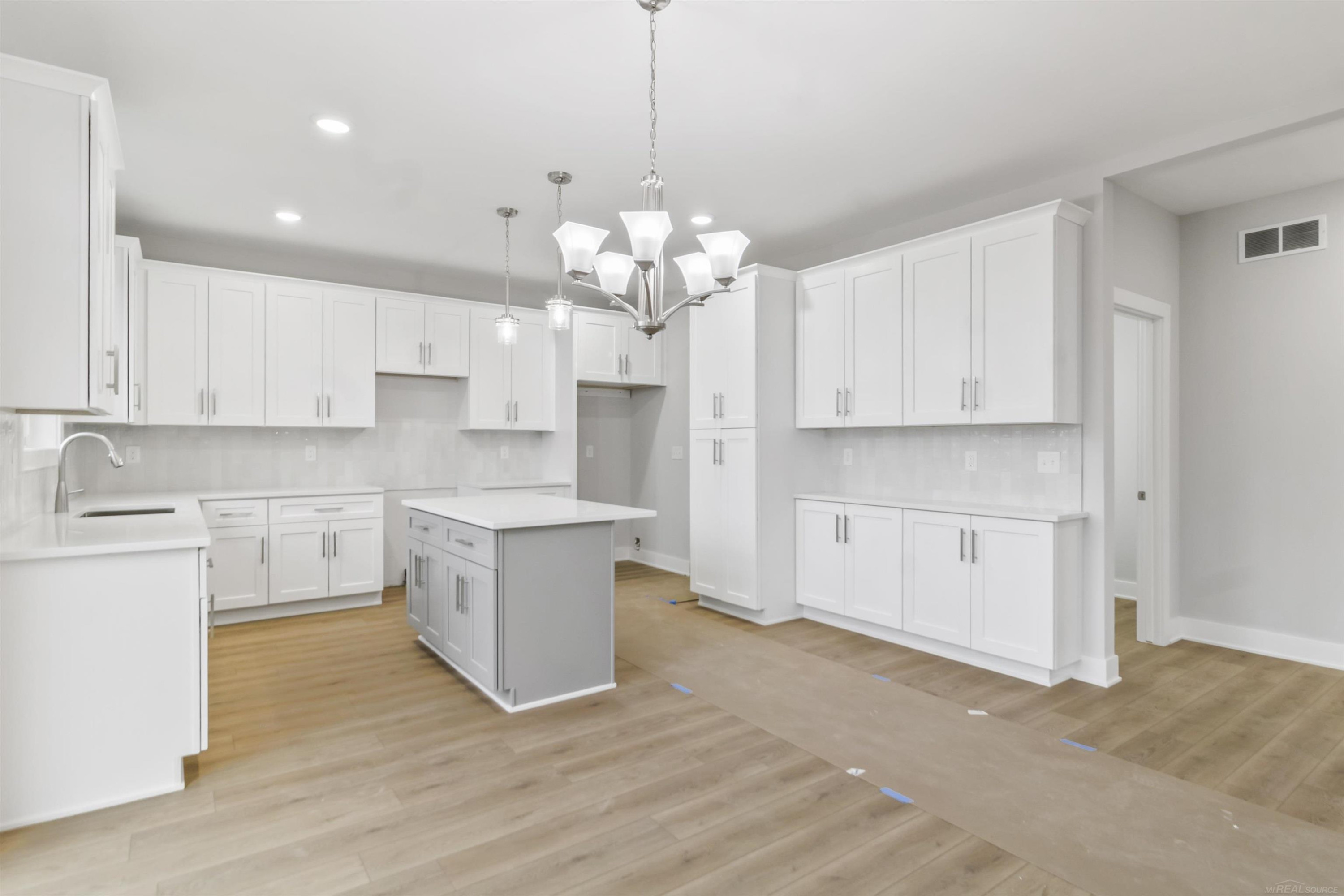 45573 Gable Drive, Macomb, MI 48088 — Photo 5