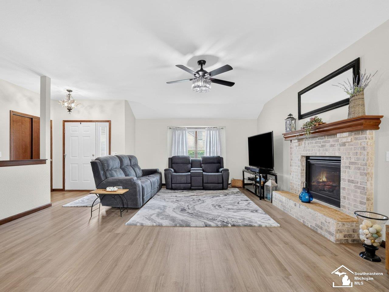 472 Buck Lane, Temperance, MI 48182 — Photo 9