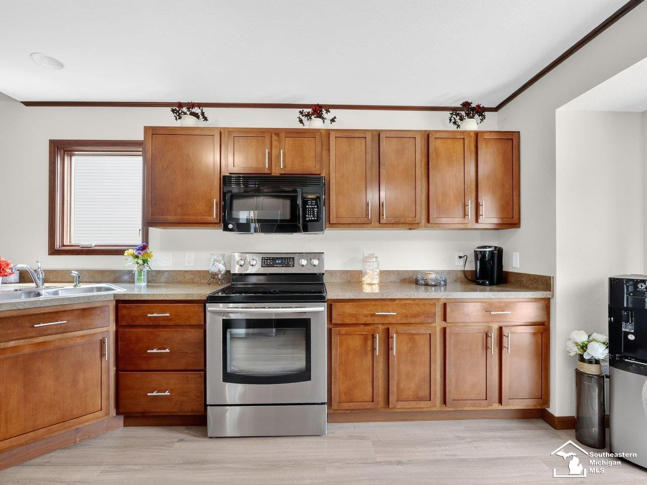 472 Buck Lane, Temperance, MI 48182 — Photo 15