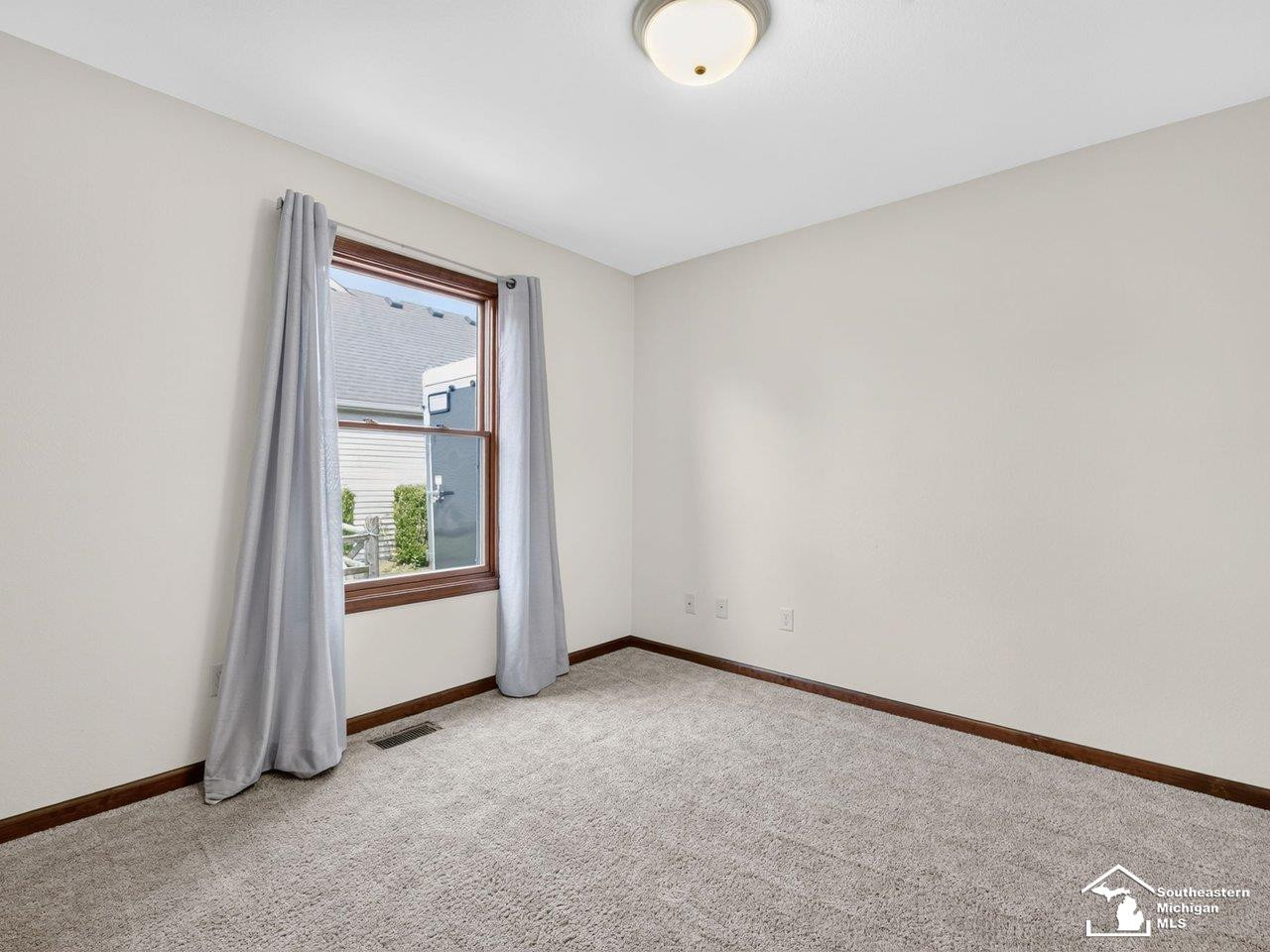 472 Buck Lane, Temperance, MI 48182 — Photo 21