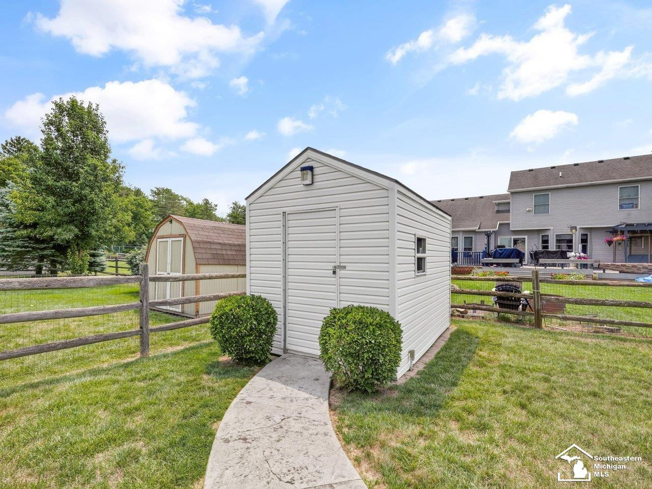 472 Buck Lane, Temperance, MI 48182 — Photo 45