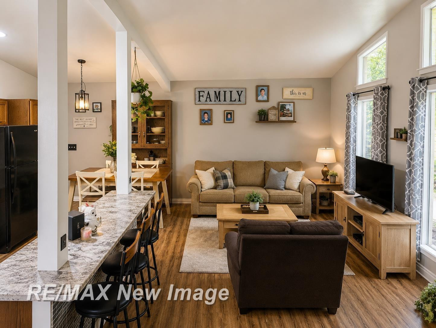 5121 Queen Drive, Bridgeport, MI 48722 — Photo 4