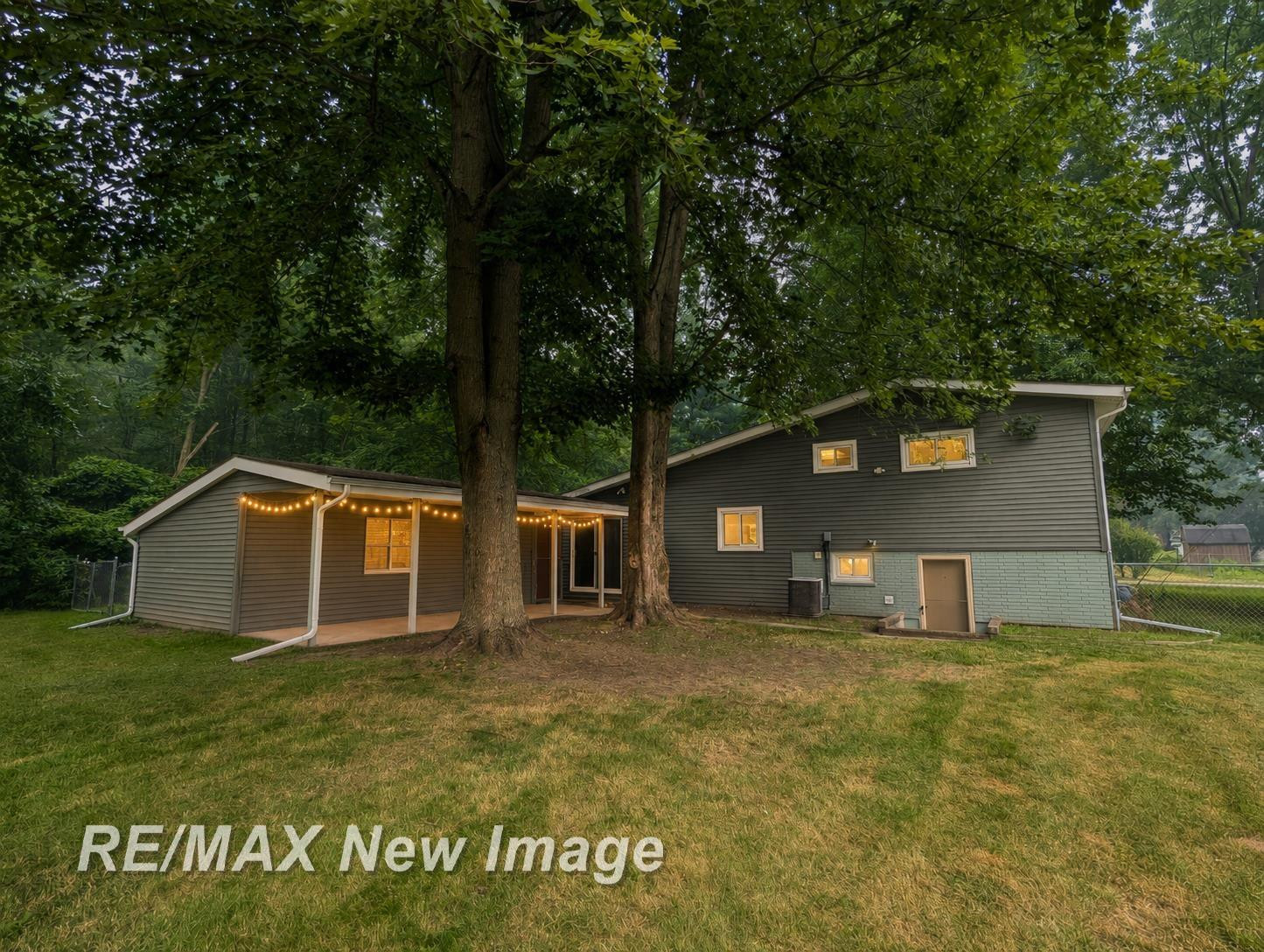 5121 Queen Drive, Bridgeport, MI 48722 — Photo 21