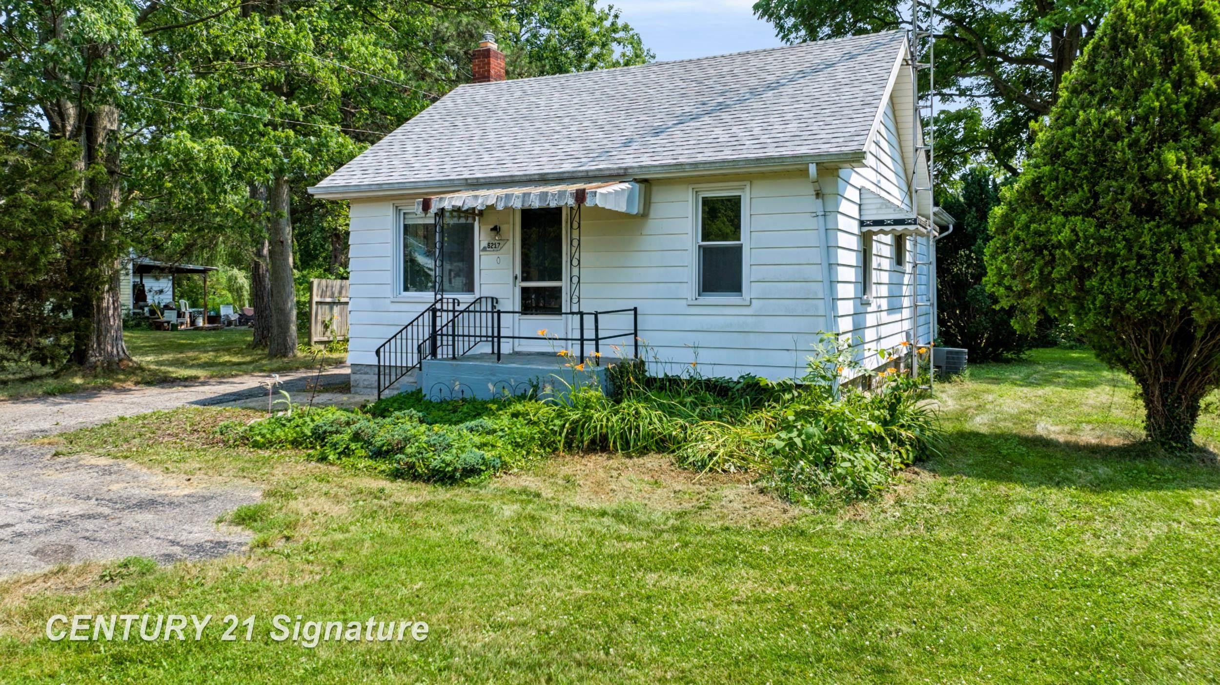 6217 Coldwater Road, Flushing, MI 48433 — front exterior