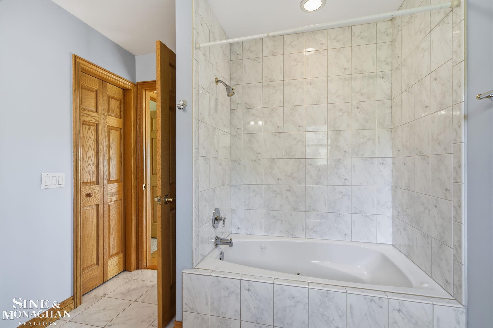 5950 Rosewood Parkway, White Lake, MI 48383 — Photo 33