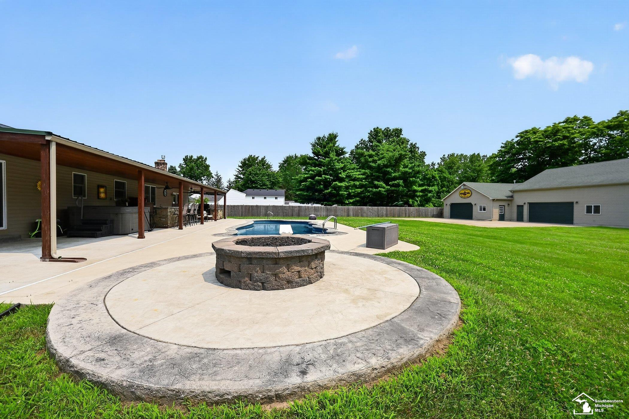9858 Douglas Road, Temperance, MI — Photo 4