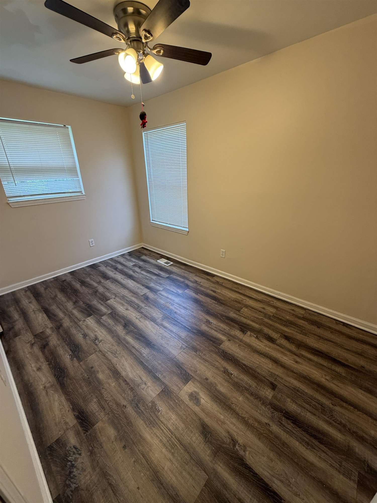 426 Dell Avenue, Flint, MI 48507 — Photo 16