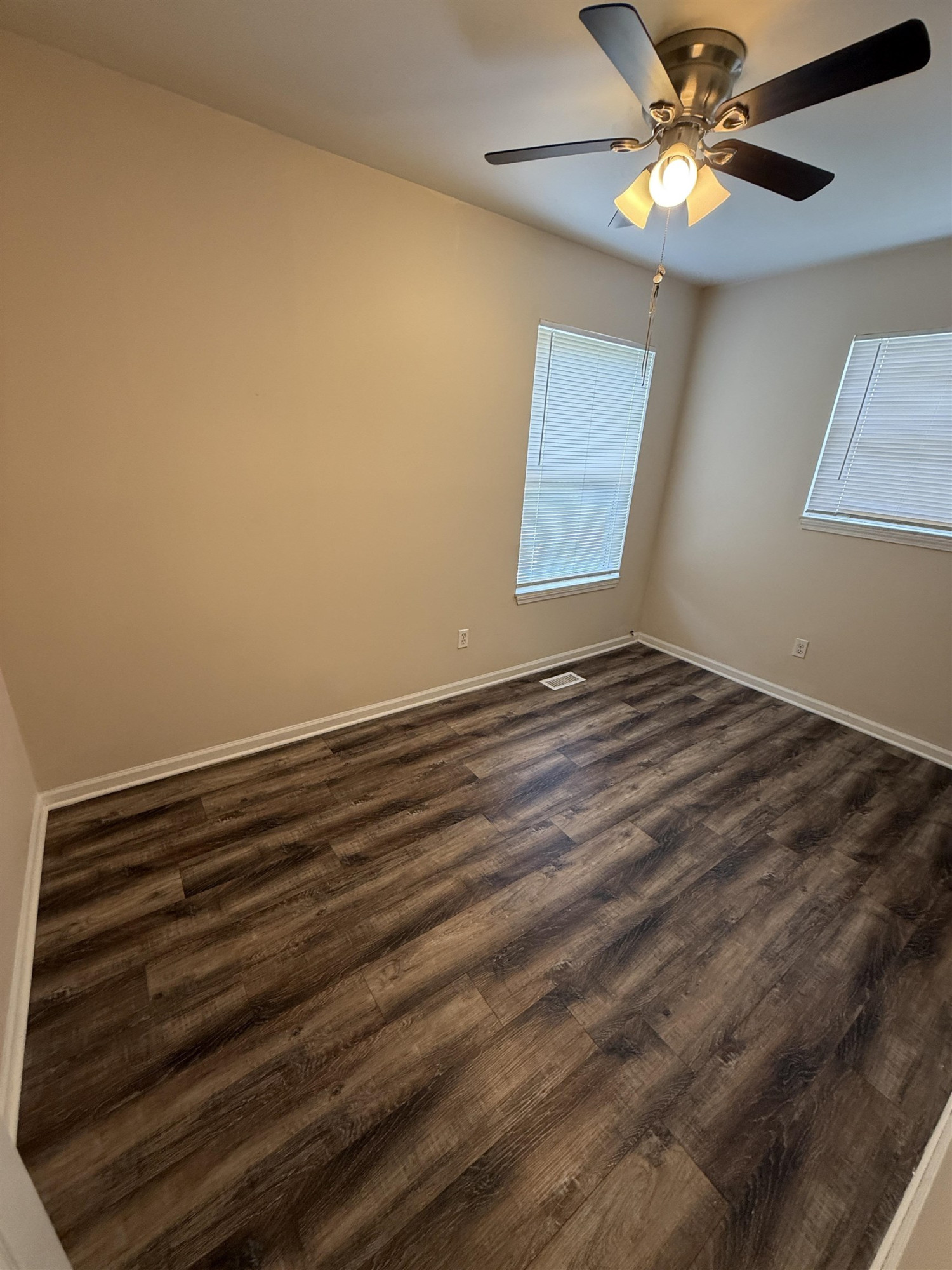 426 Dell Avenue, Flint, MI 48507 — Photo 18