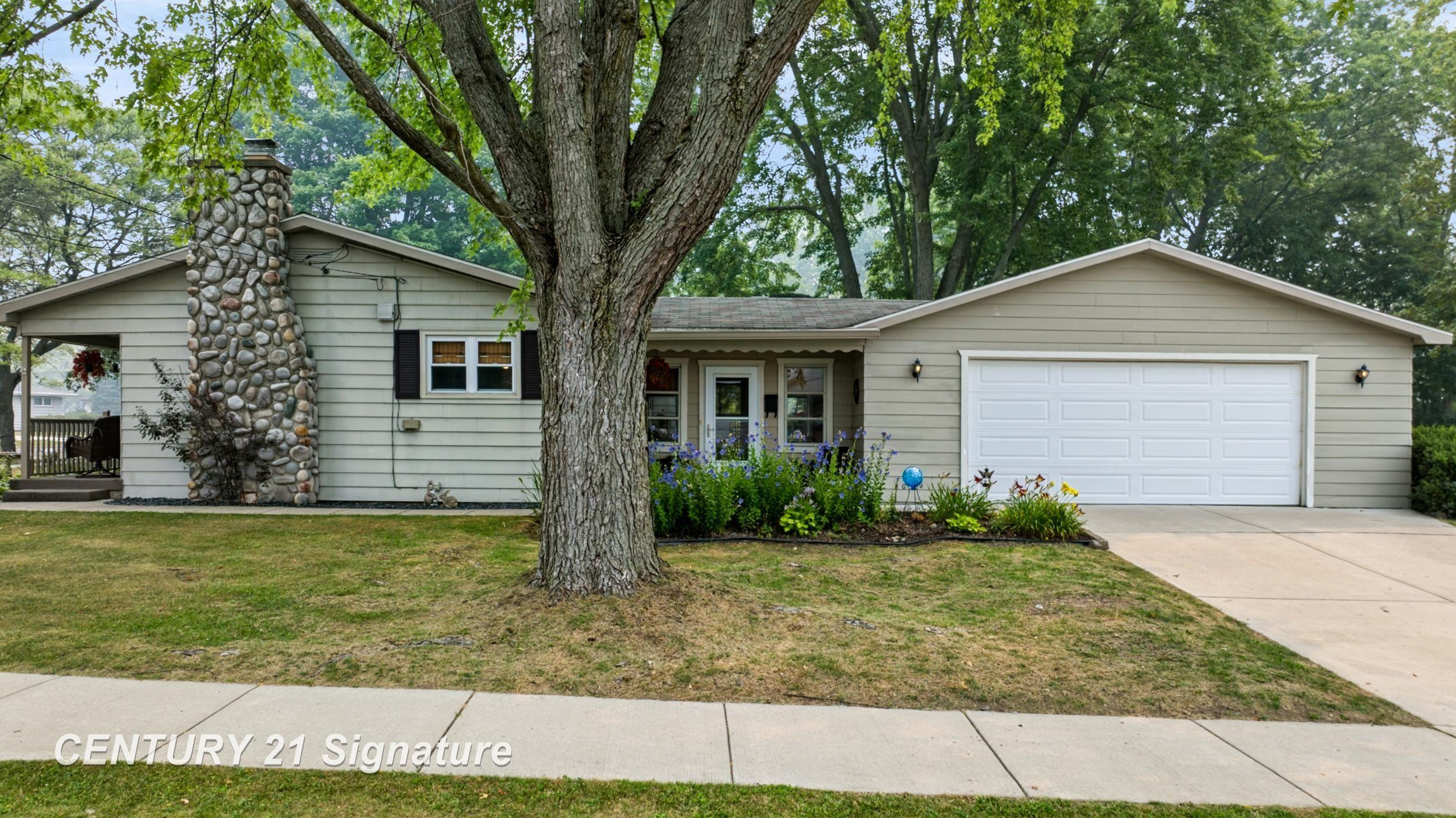 502 Rubelman Drive, Owosso, MI 48867 — front exterior