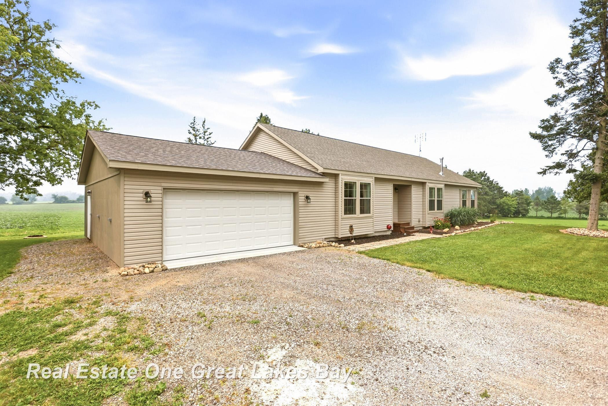 6801 Standish Road, MI 48613 — Photo 4