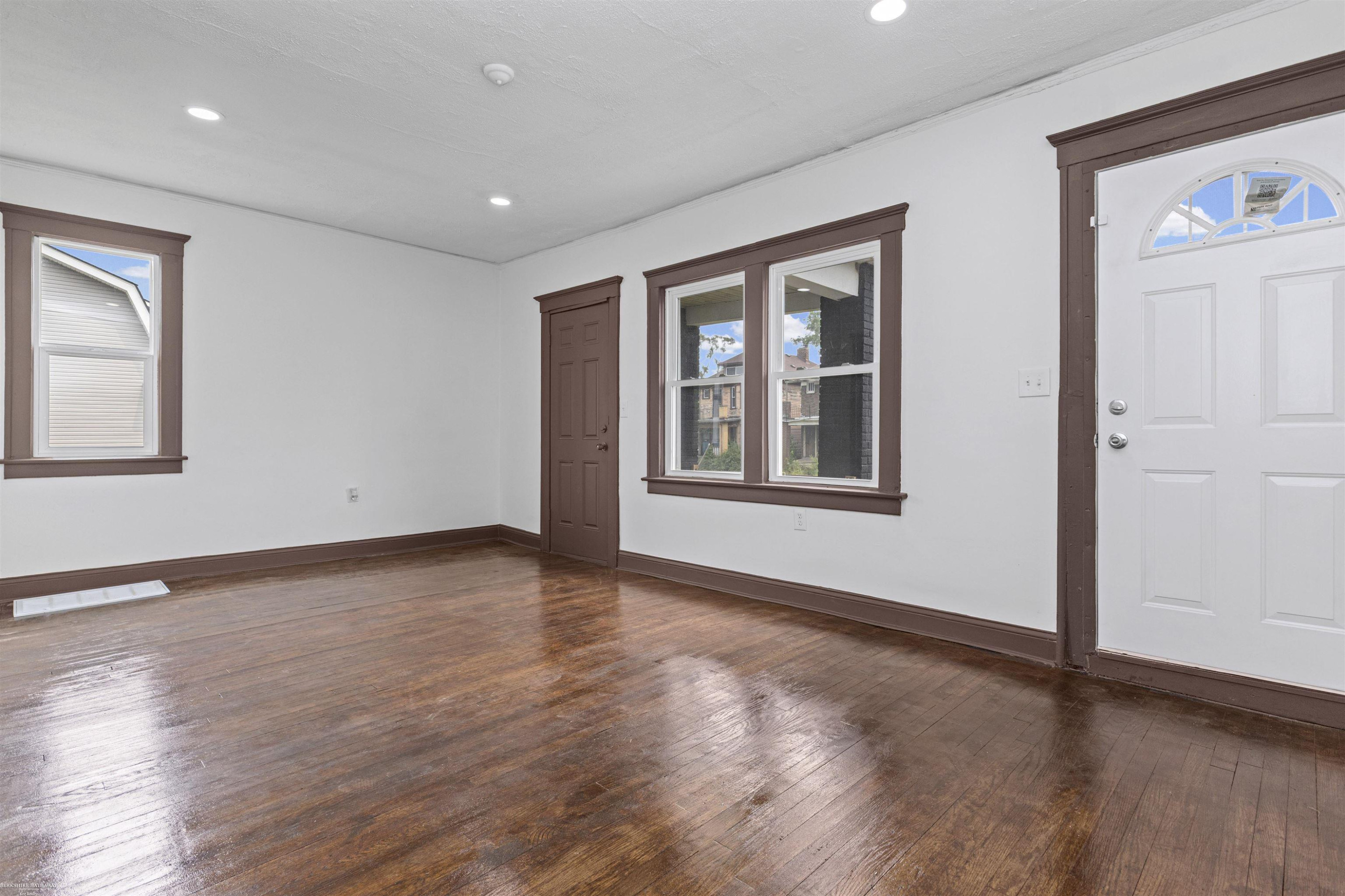 5392 Seebaldt Street, Detroit, MI 48204 — Photo 6