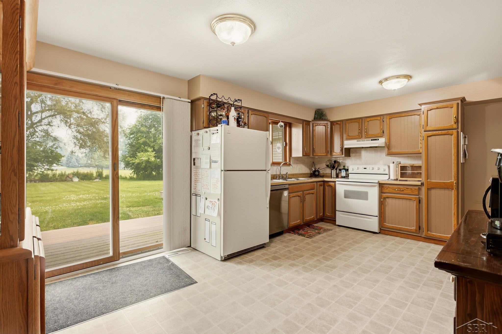 4060 Diceglie Court, MI 48604 — Photo 12