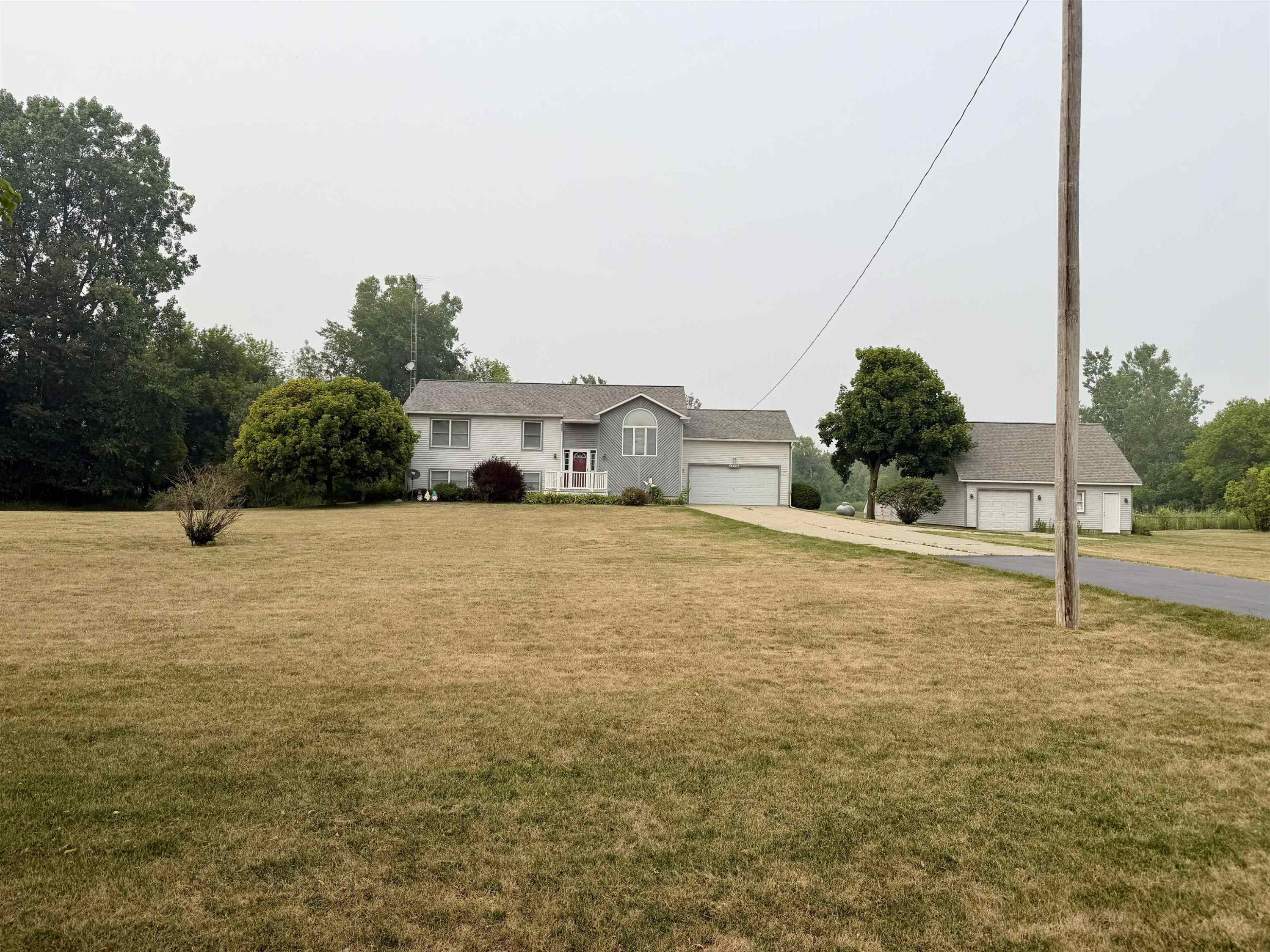 9094 Hill Road, Swartz Creek, MI 48473