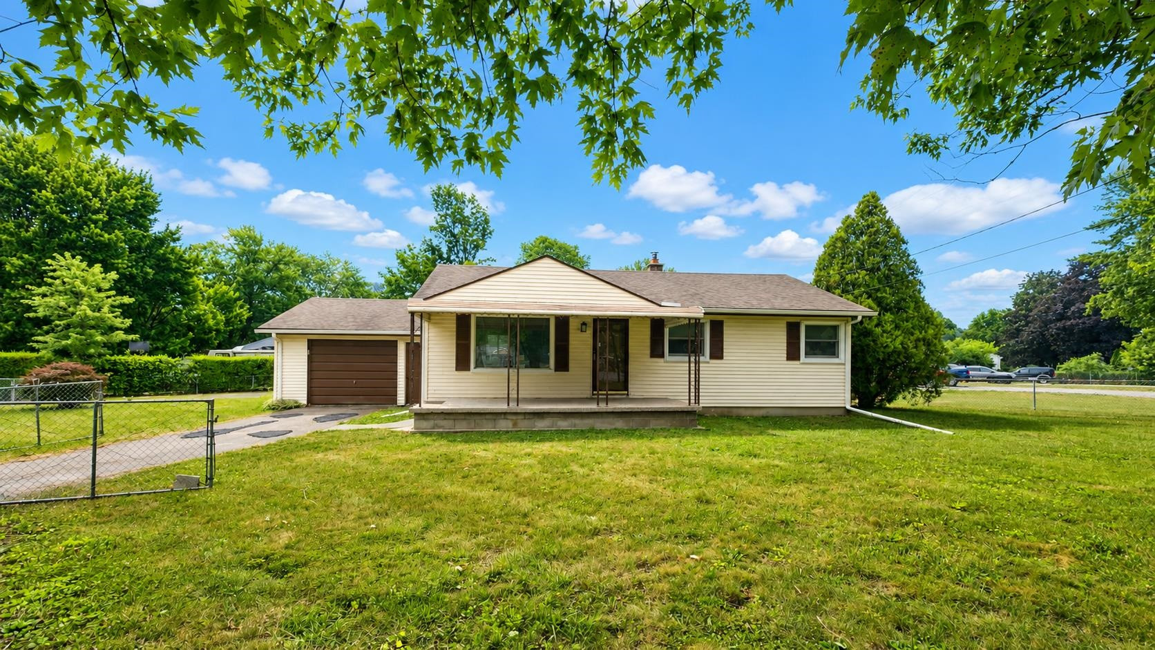 4126 N Belsay Road, Flint, MI 48506