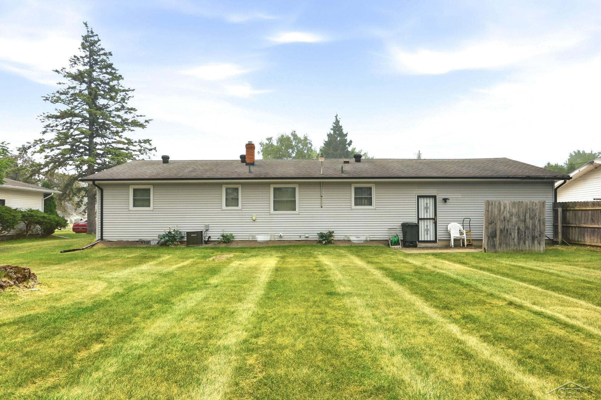 3099 Bertha Drive, Saginaw, MI 48601 — Photo 8