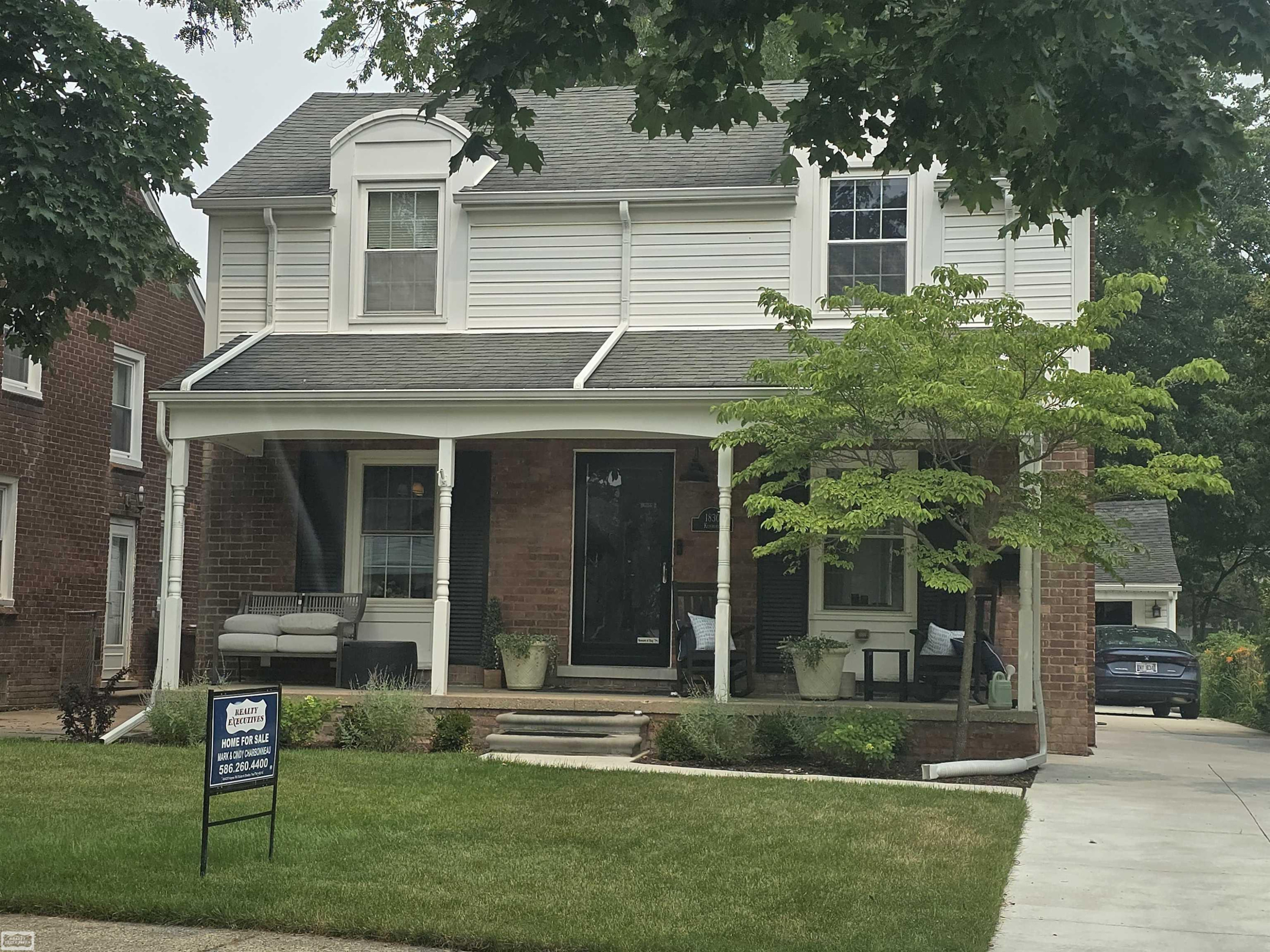 1830 Kenmore Drive, Grosse Pointe Woods, MI 48236