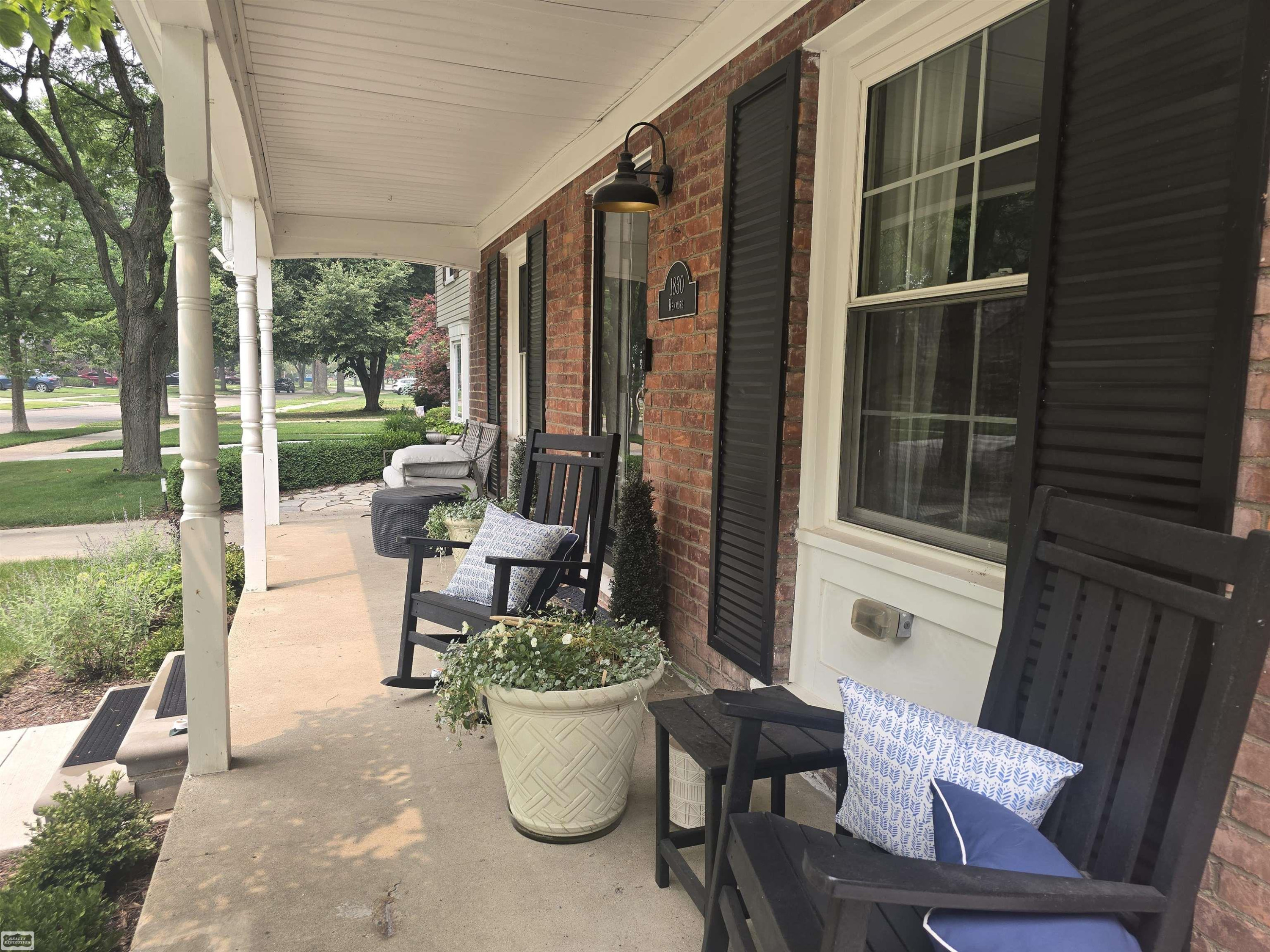 1830 Kenmore Drive, Grosse Pointe Woods, MI 48236 — Photo 4