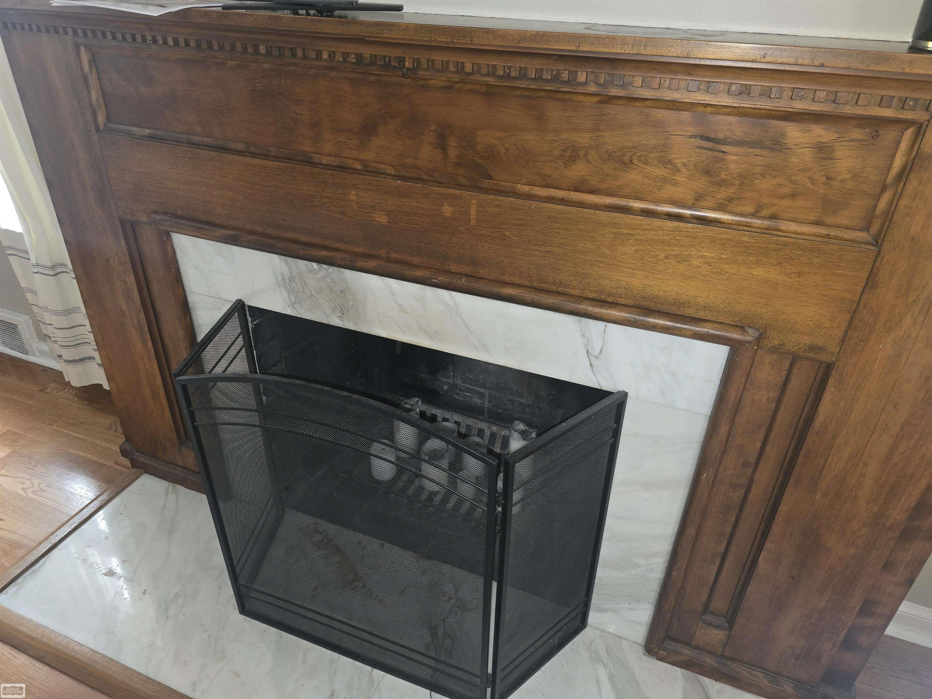 1830 Kenmore Drive, Grosse Pointe Woods, MI 48236 — Photo 9
