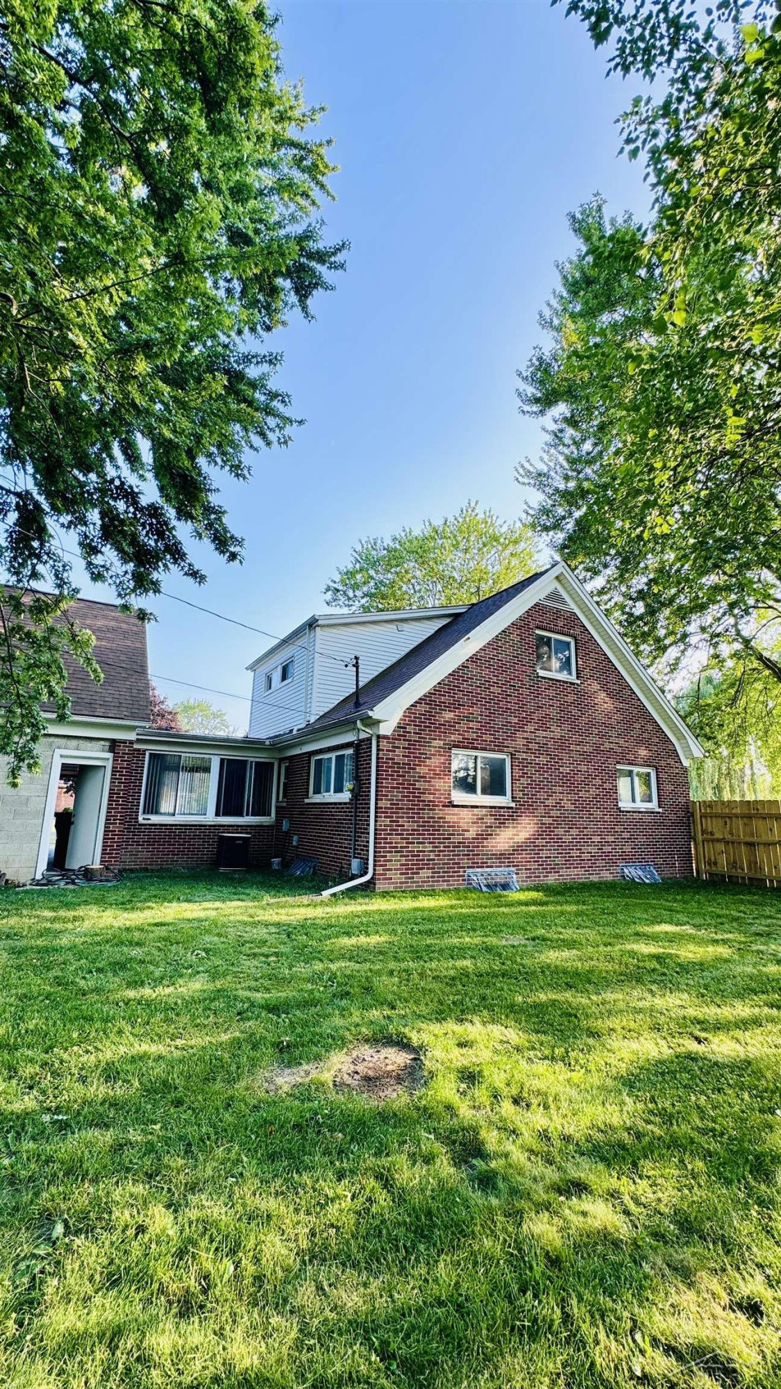 352 S 29th Street, Saginaw, MI 48601 — Photo 4
