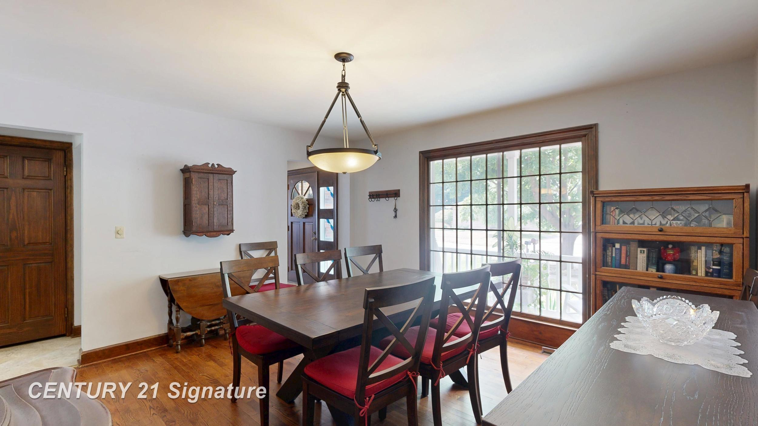 212 Cedarwood Drive, Flushing, MI 48433 — Photo 9