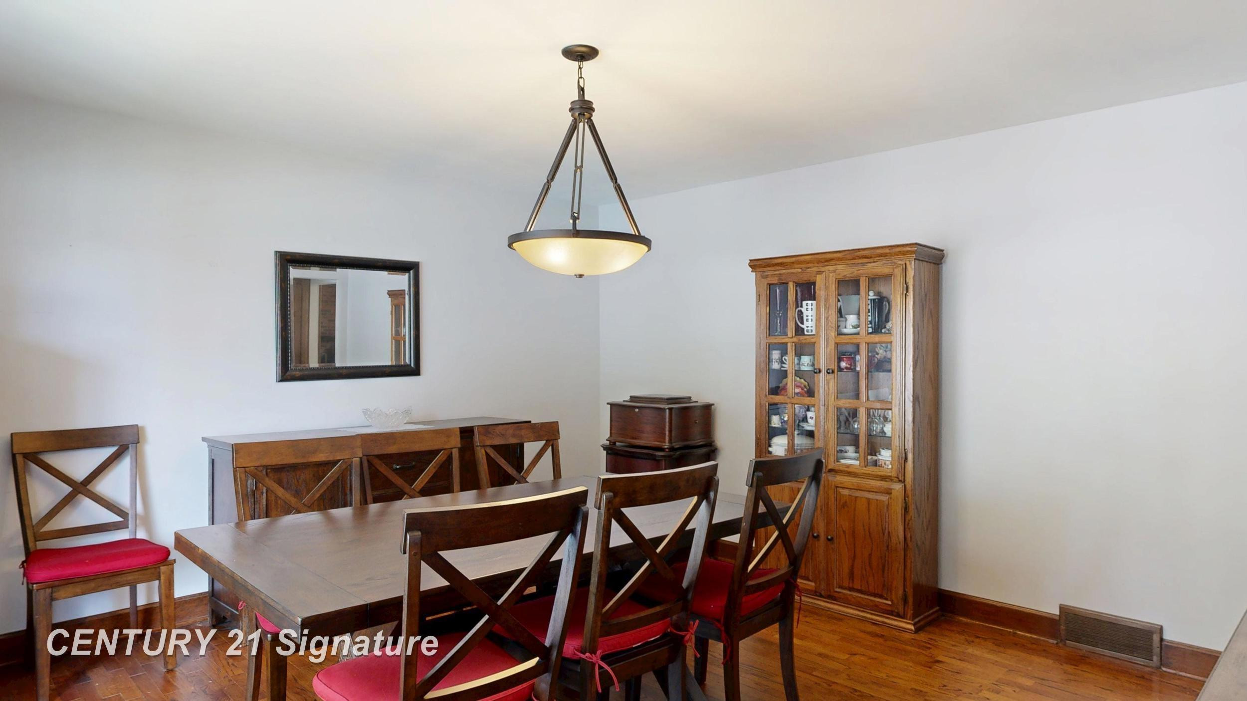 212 Cedarwood Drive, Flushing, MI 48433 — Photo 11
