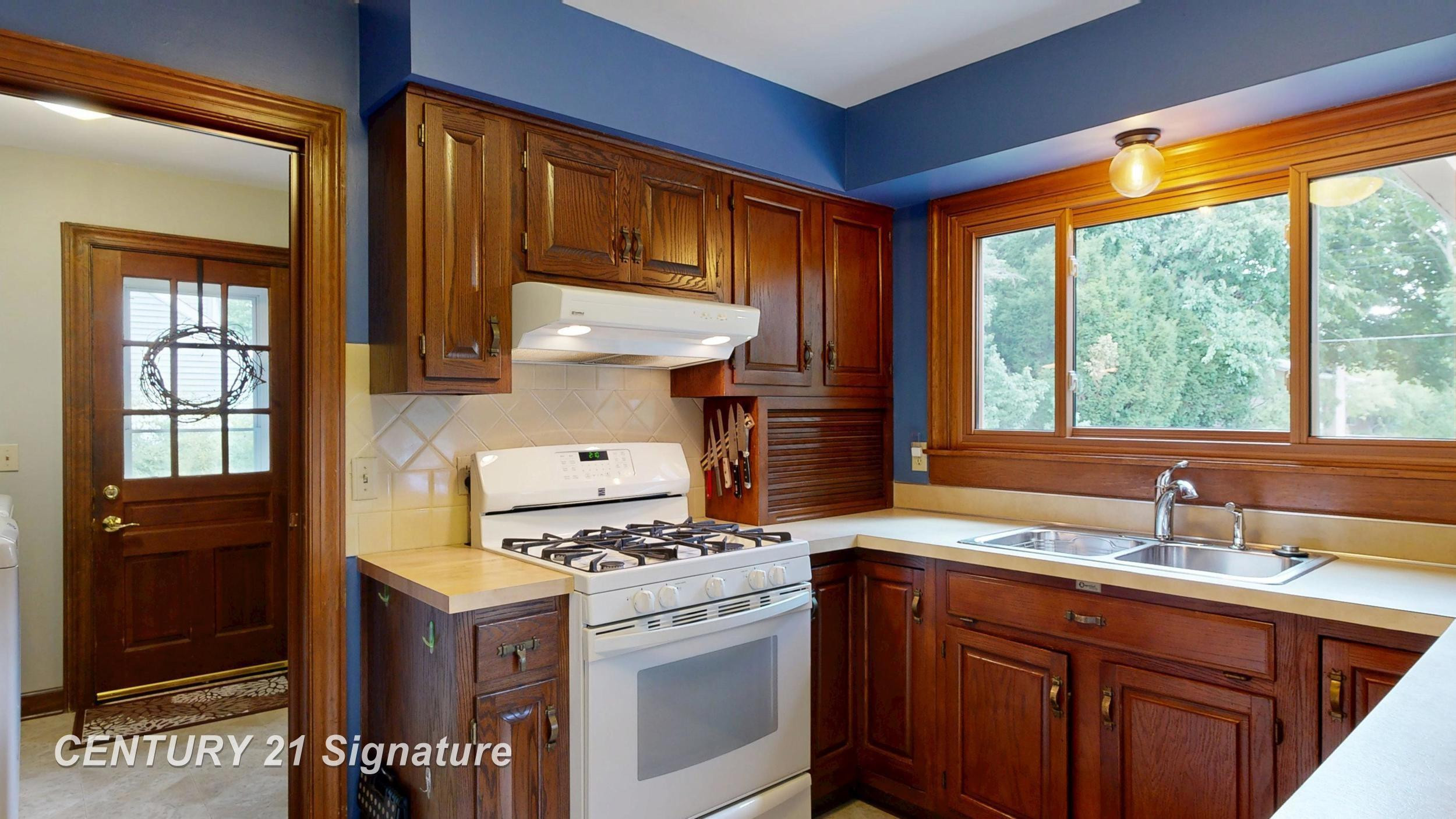 212 Cedarwood Drive, Flushing, MI 48433 — Photo 22