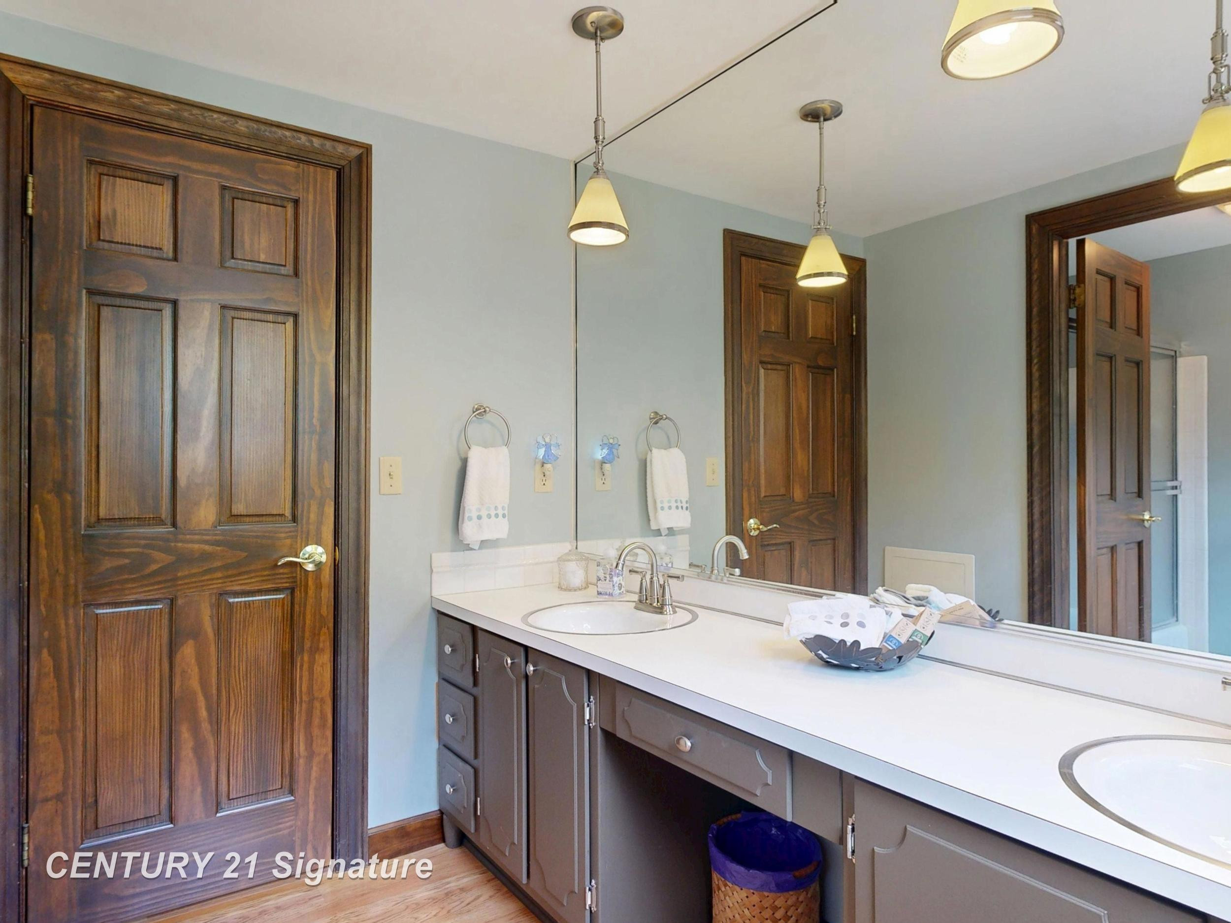 212 Cedarwood Drive, Flushing, MI 48433 — Photo 36
