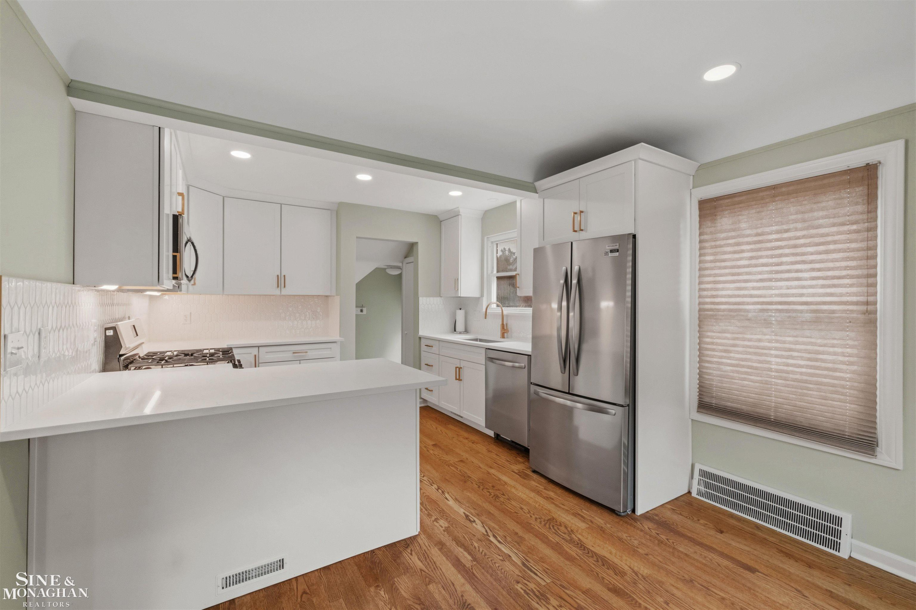 1602 Anita Avenue, Grosse Pointe Woods, MI 48236 — Photo 8