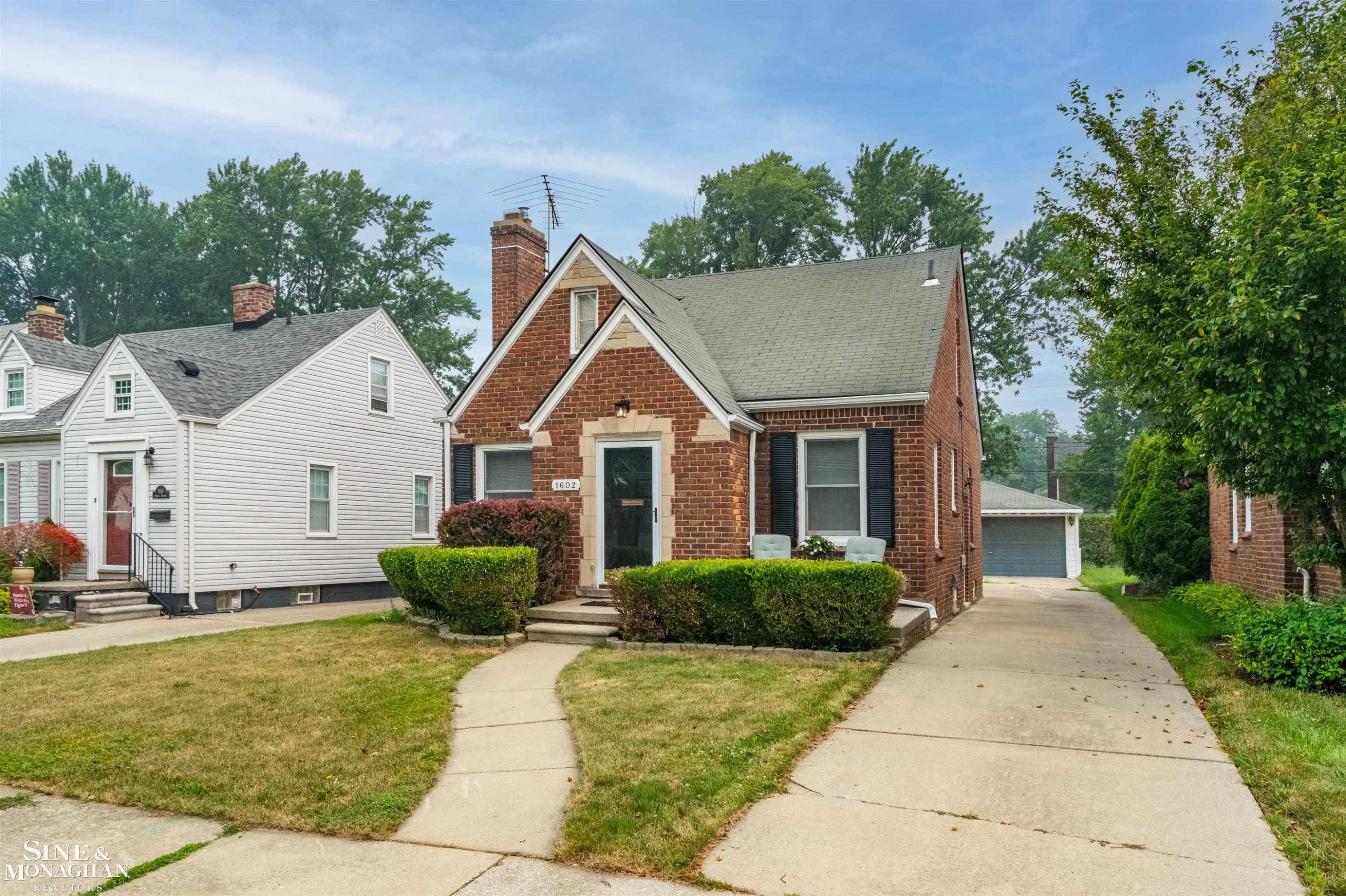 1602 Anita Avenue, Grosse Pointe Woods, MI 48236 — Photo 36