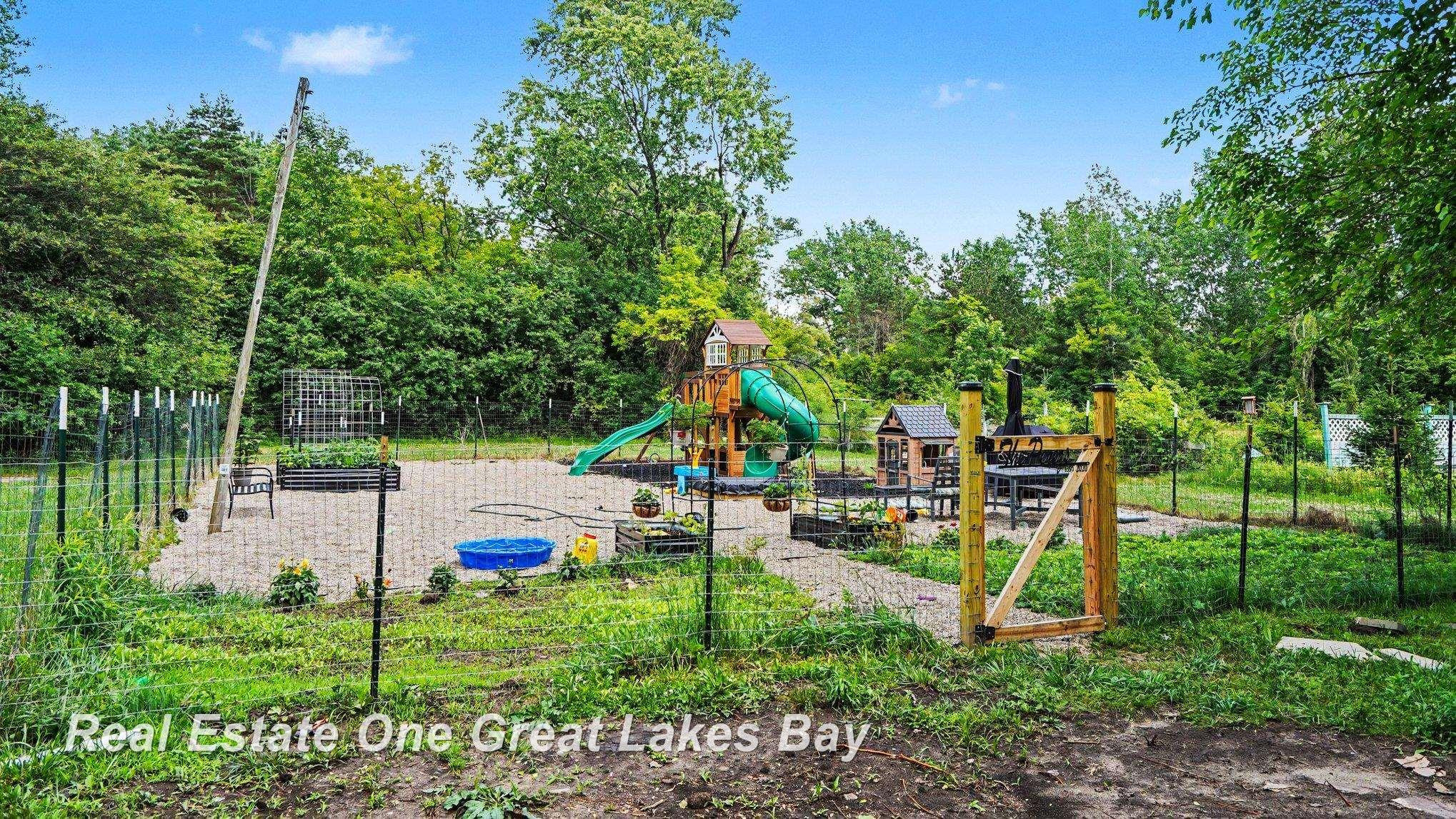 5250 N Center Road, Saginaw, MI 48604 — Photo 25