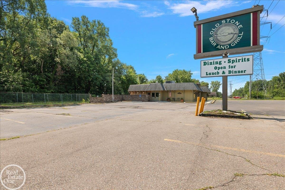 60730 Van Dyke Avenue, MI 48095 — Photo 3