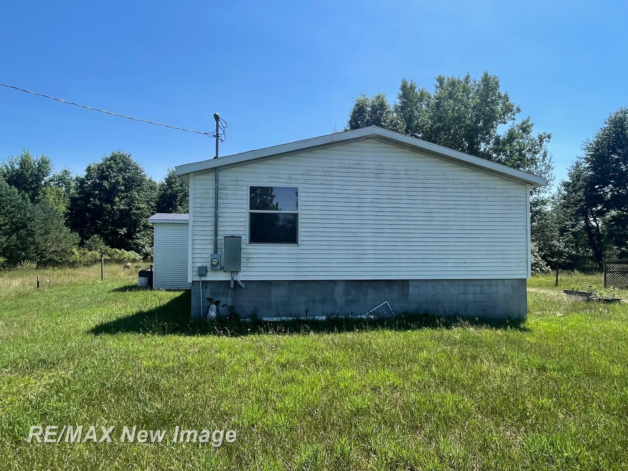 15957 W Burt Road, Chesaning, MI 48616 — Photo 4