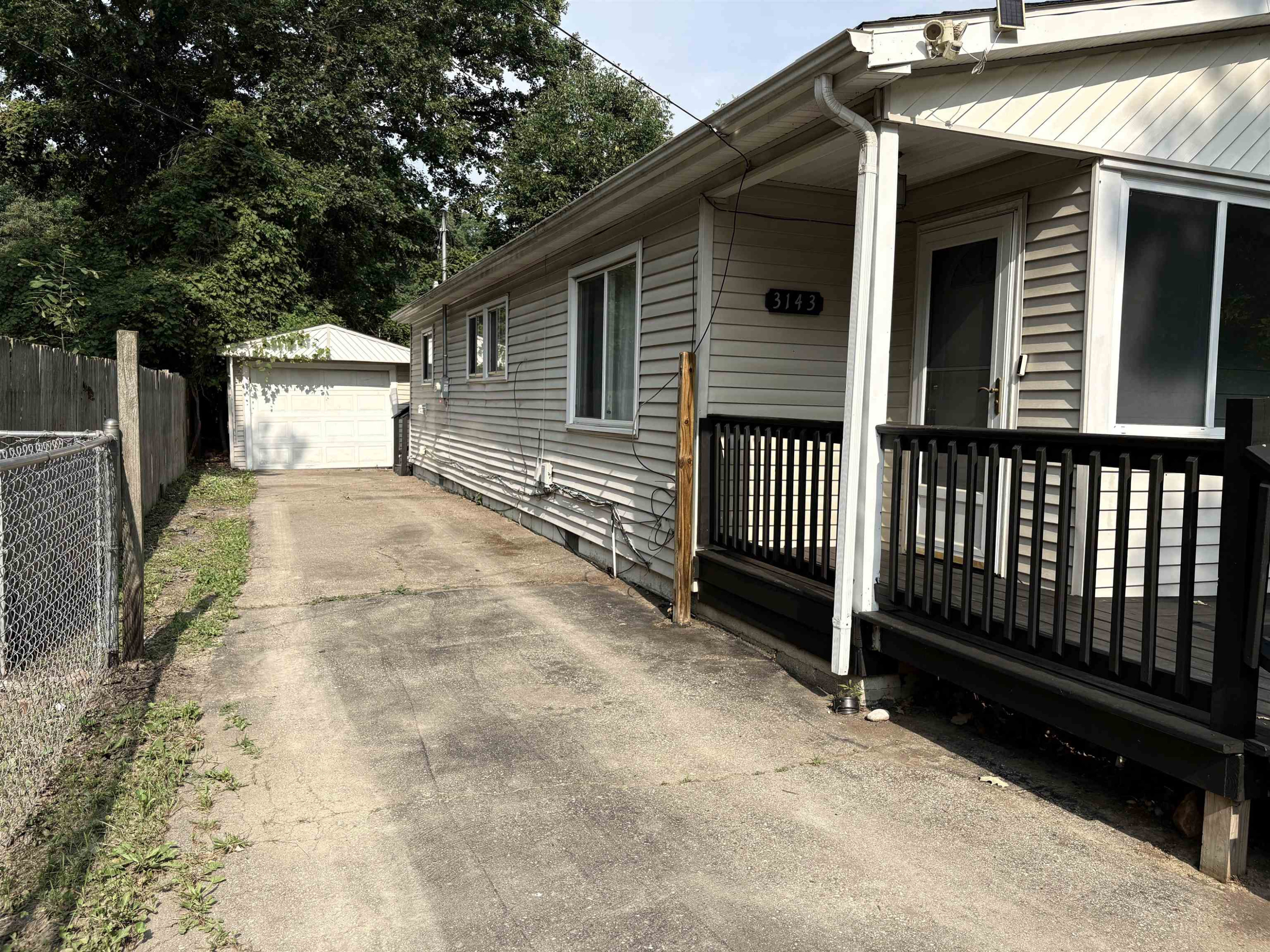 3143 Maywood Drive, Flint, MI 48504 — Photo 4