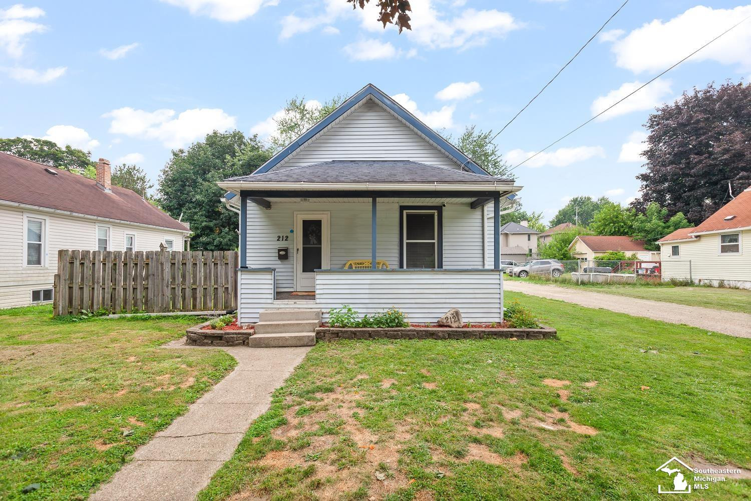 212 N Thompson Street, Jackson, MI 49202