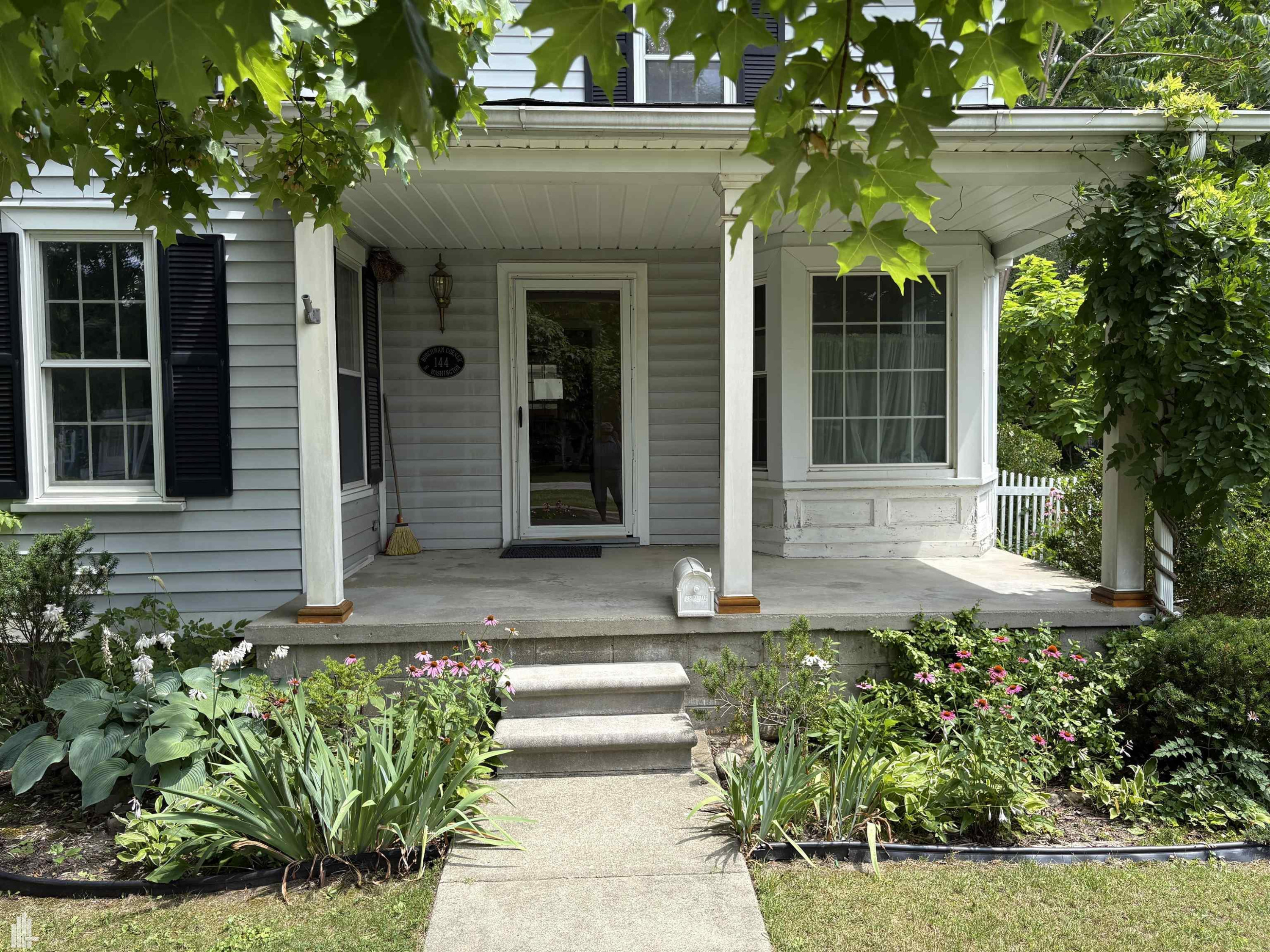 144 N Washington, Lake Orion, MI 48362