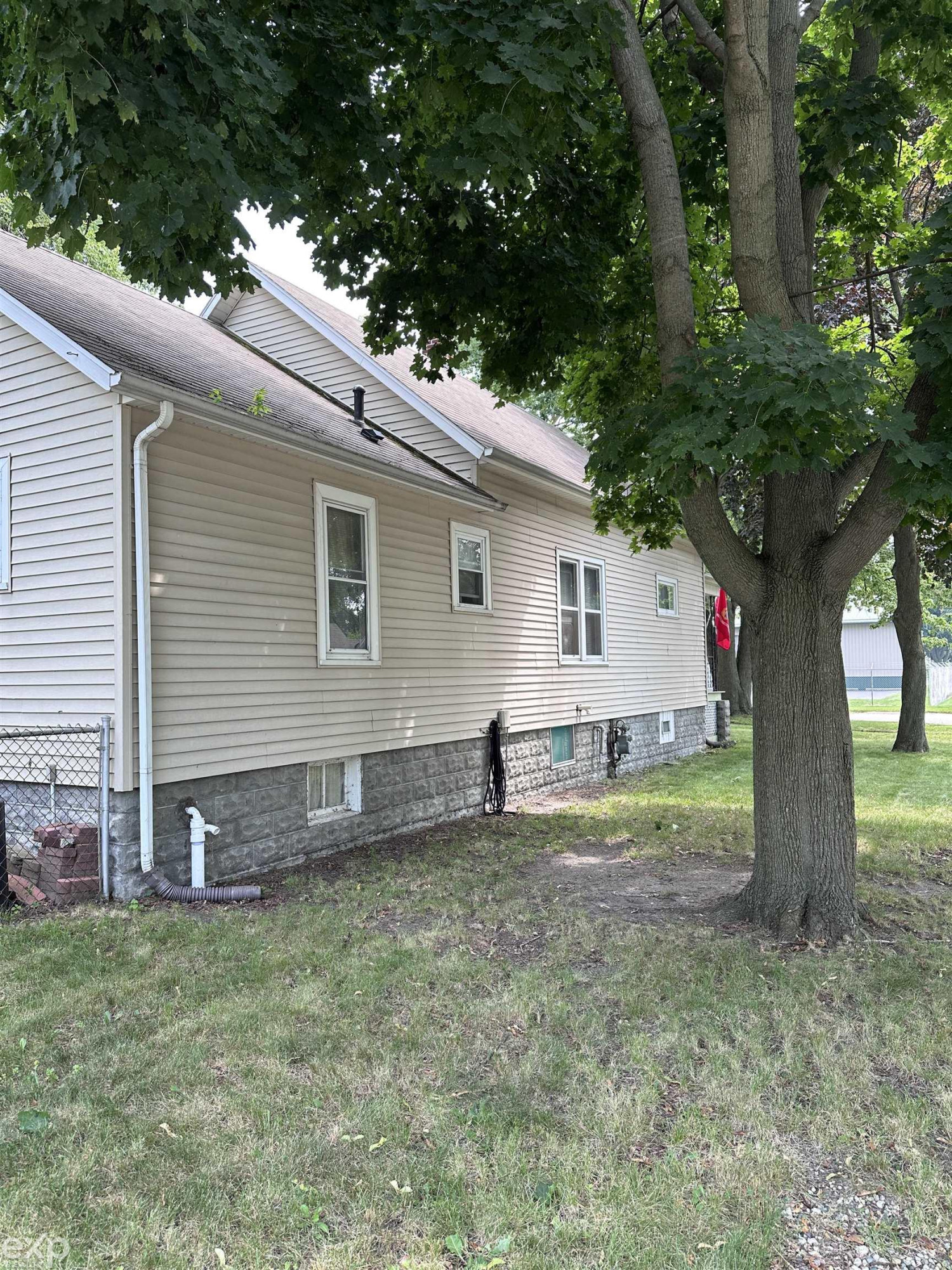 2417 Division Street, Port Huron, MI — Photo 3