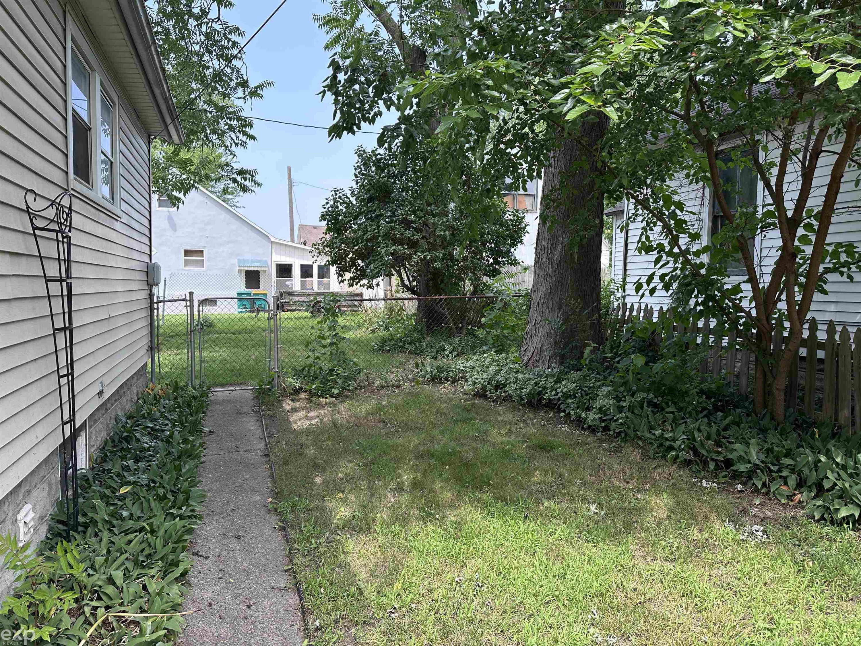 2417 Division Street, Port Huron, MI — Photo 7
