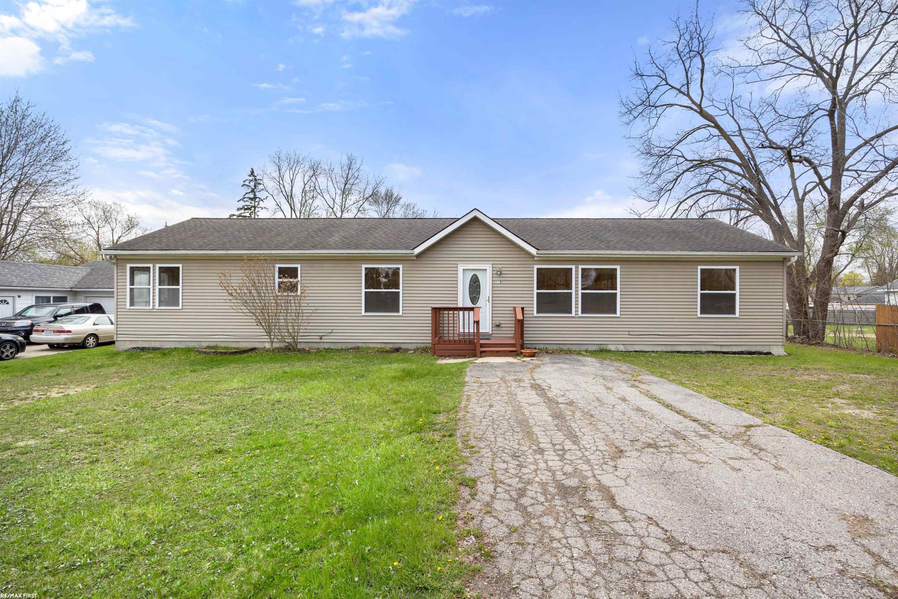 650 PEACOCK Avenue, Pontiac, MI 48340