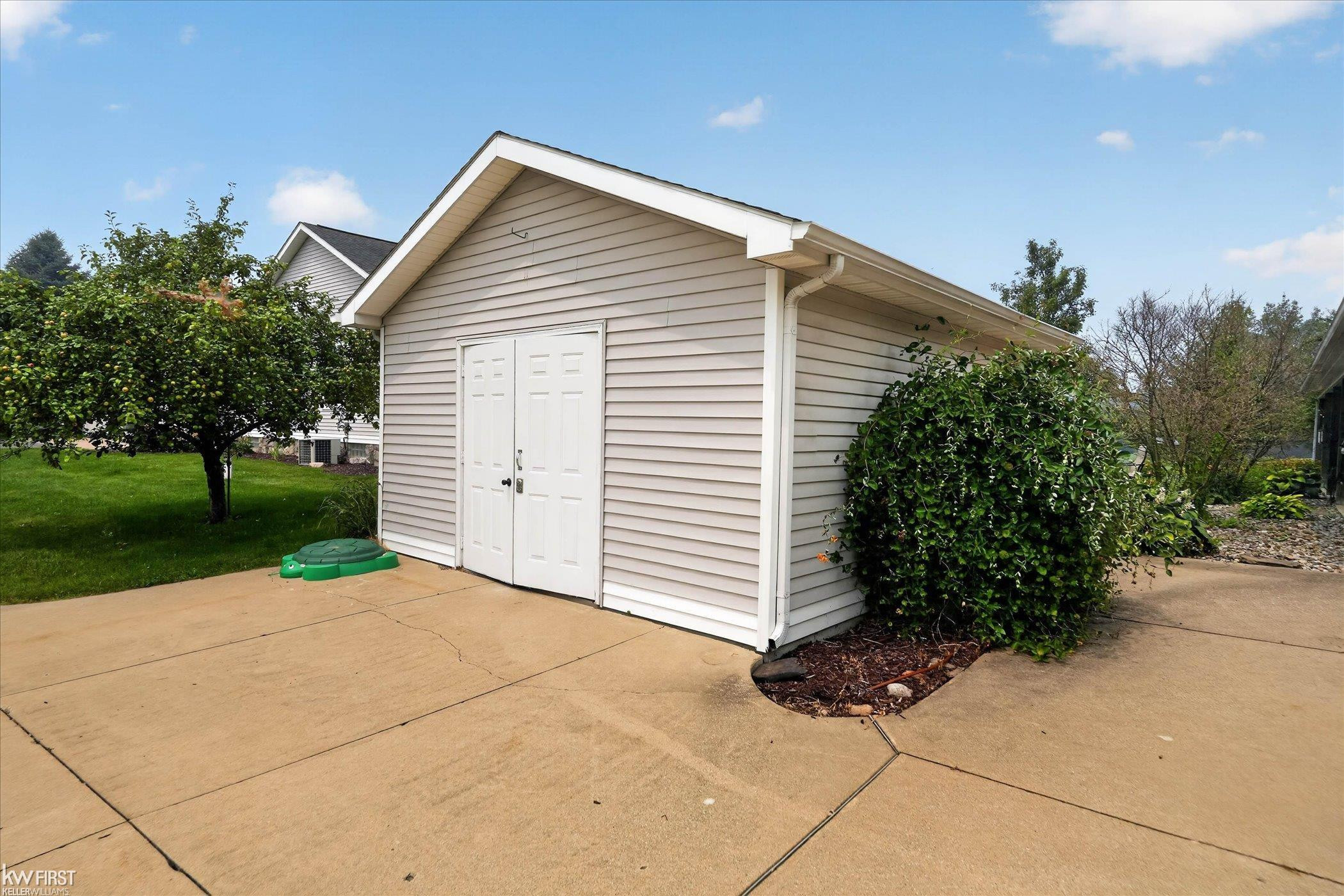 7110 Granger Drive, Howell, MI 48855 — Photo 12